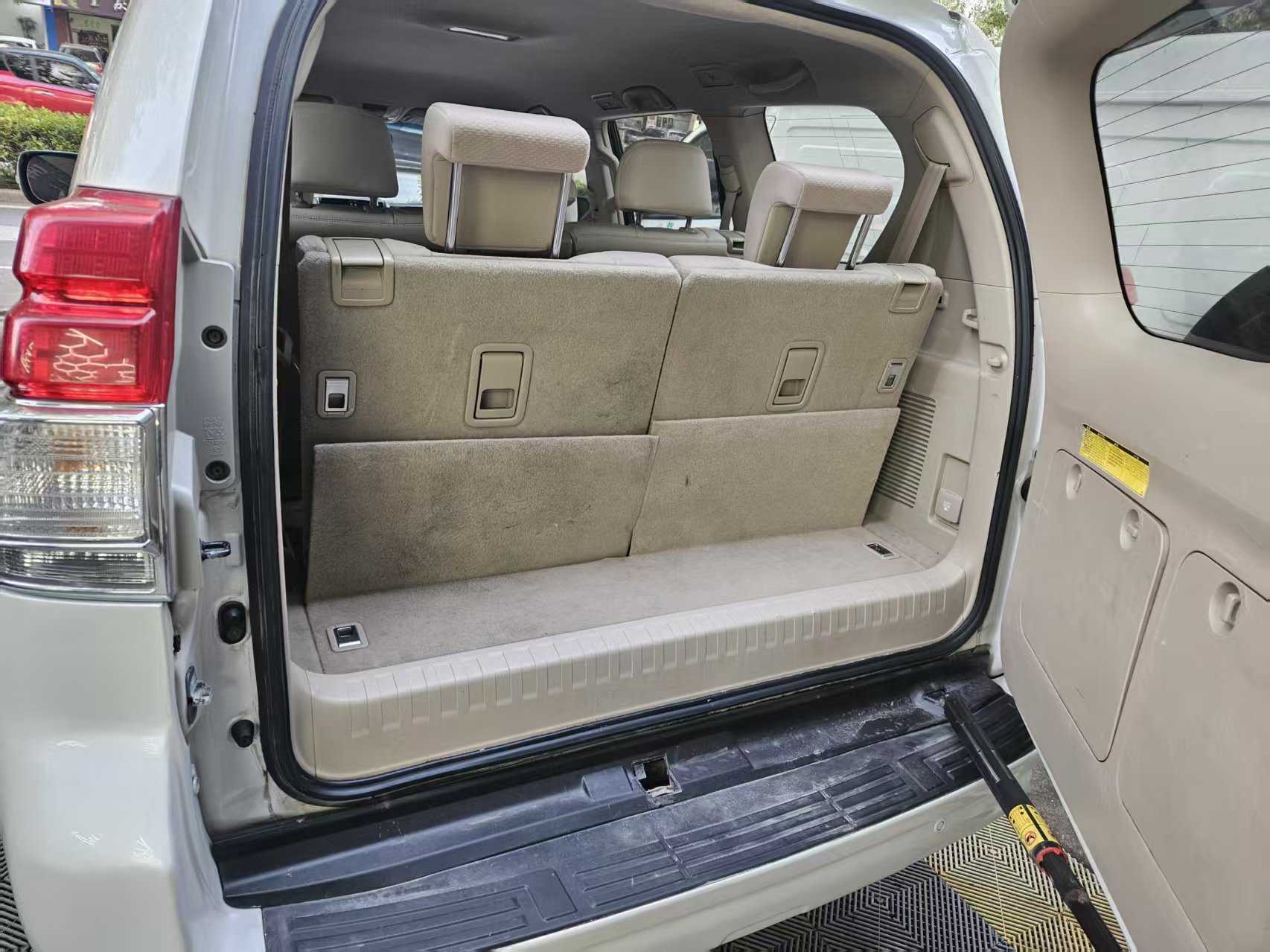 Toyota Land Cruiser Prado 2012 #4 Toyota Land Cruiser Prado 2012 car image #4