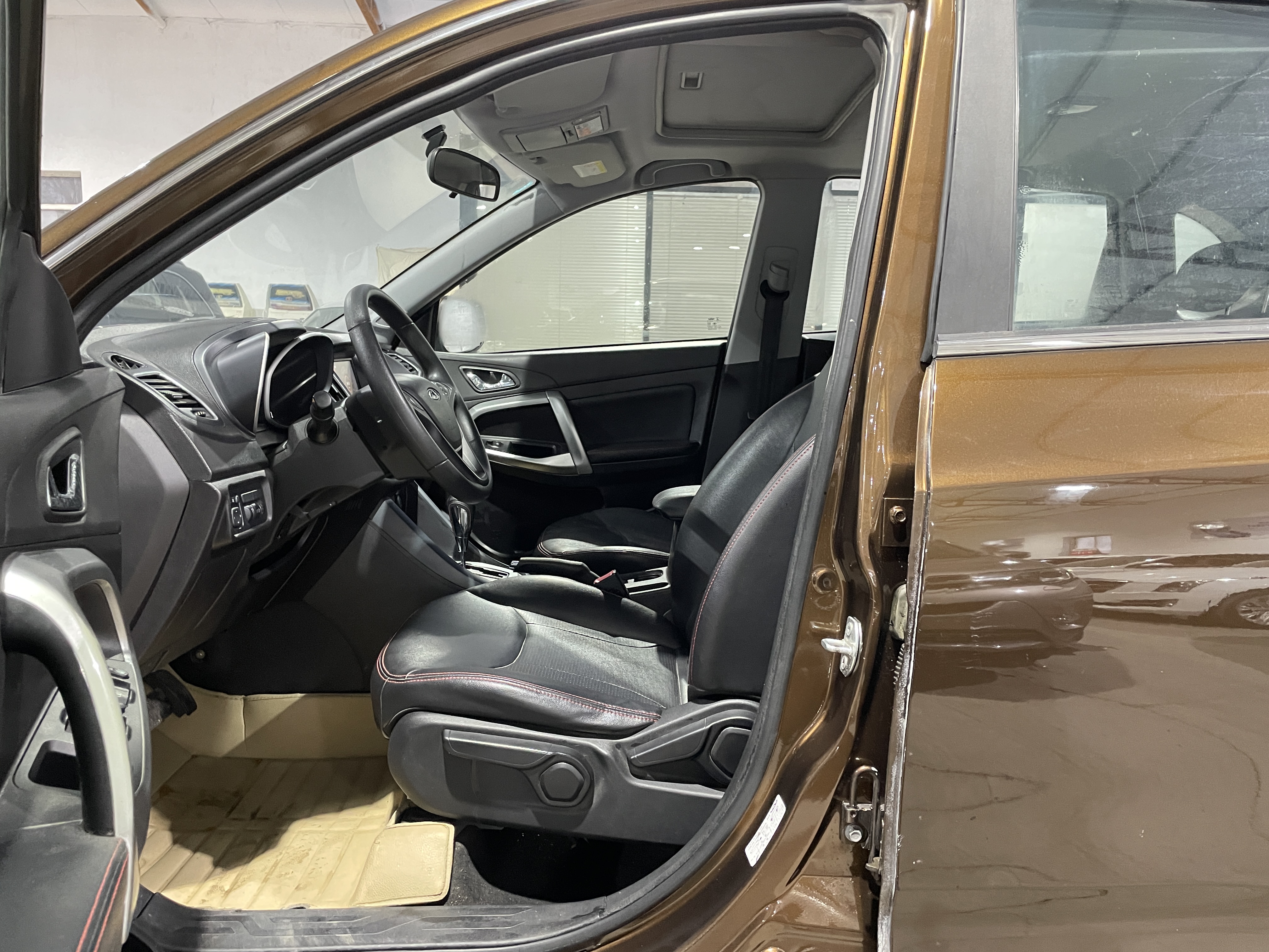 Tiggo 5 2015 #4 Tiggo 5 2015 car image #4