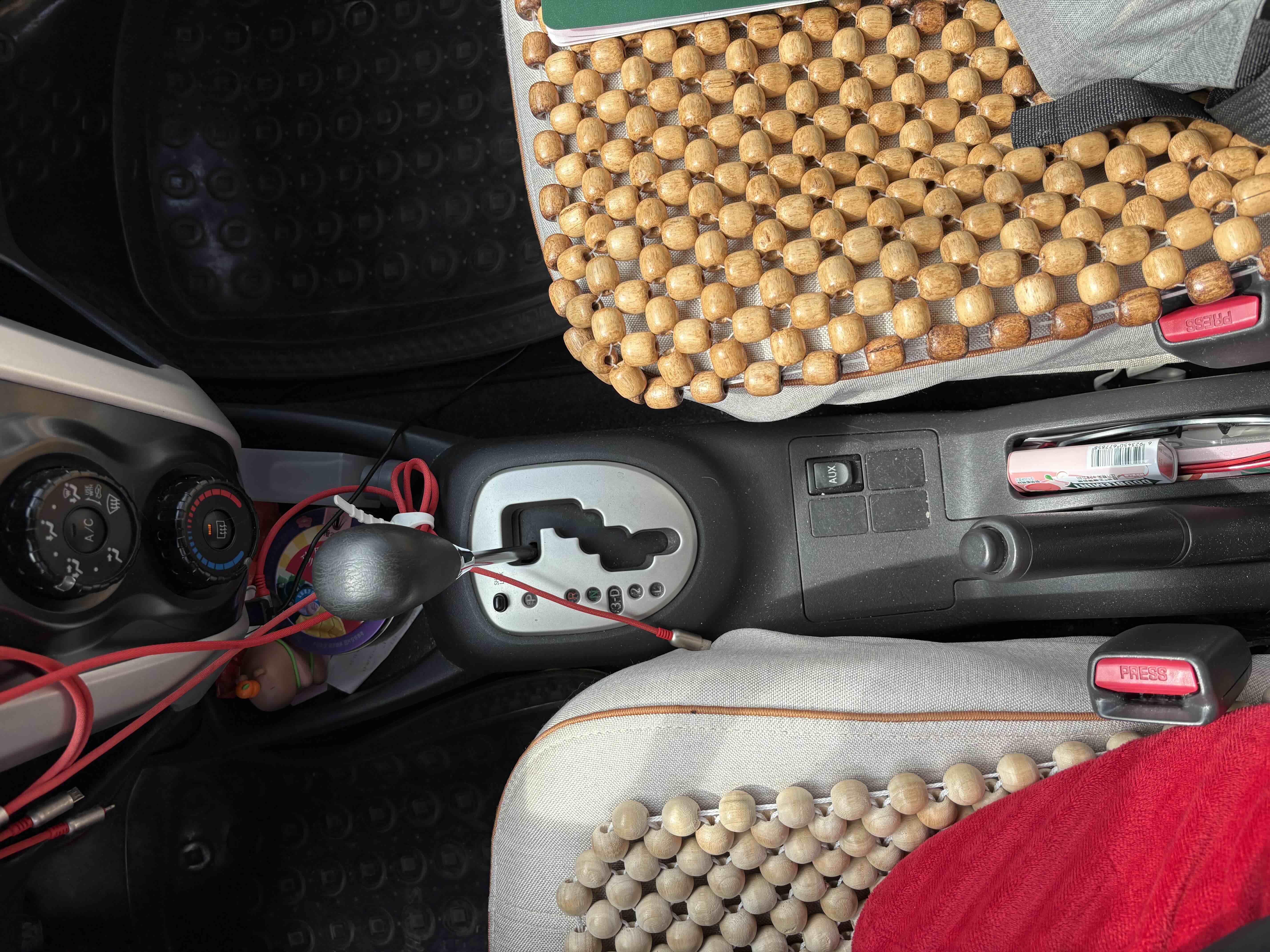 Yaris 2012 #4 Yaris 2012 car image #4