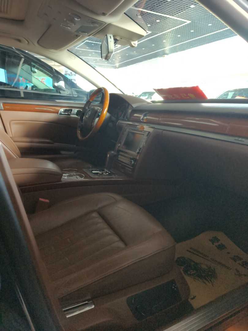 Volkswagen Pheaton 2012 immagine di auto #4