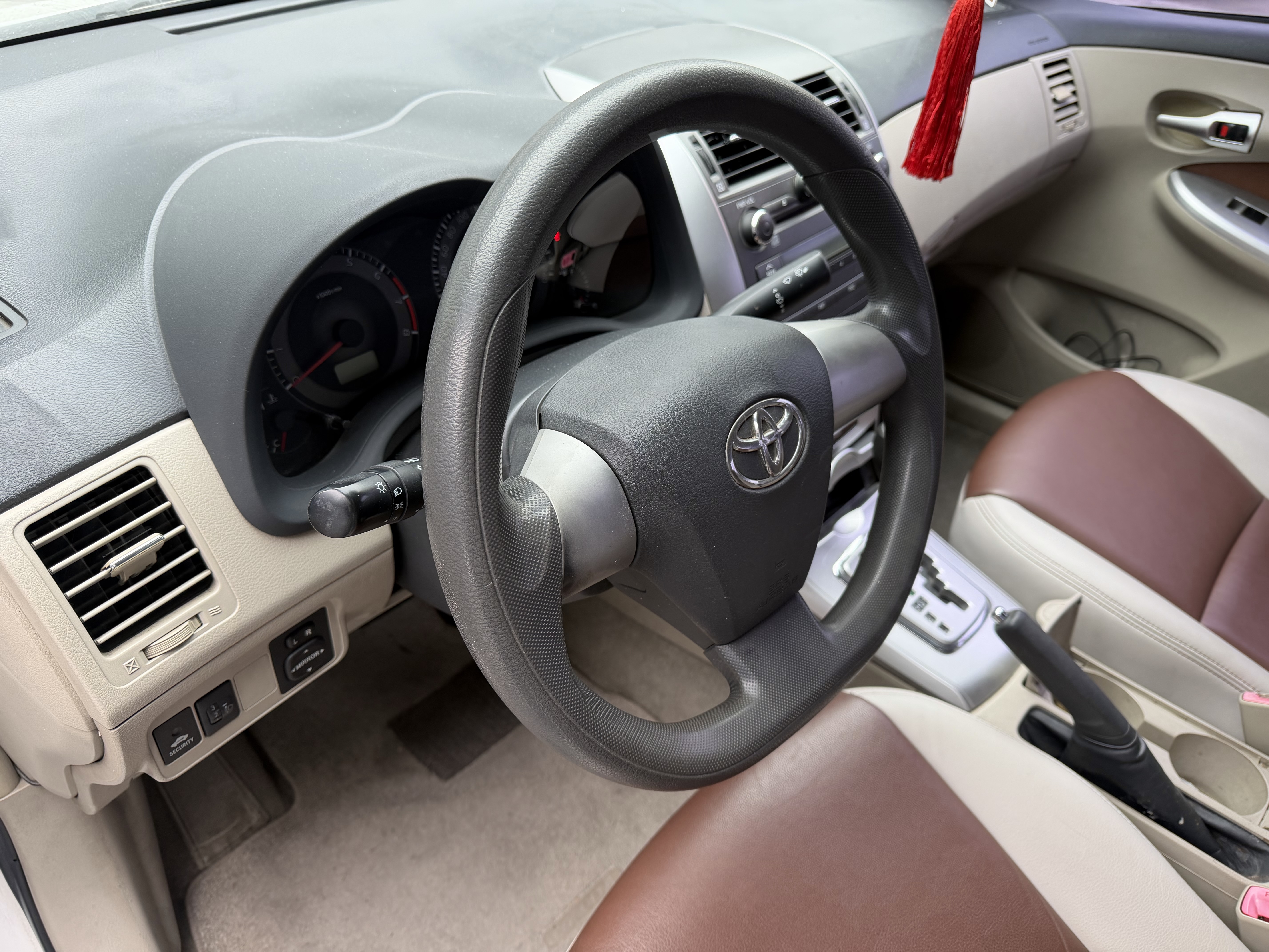 Toyota Corolla 2012 #4 Toyota Corolla 2012 car image #4