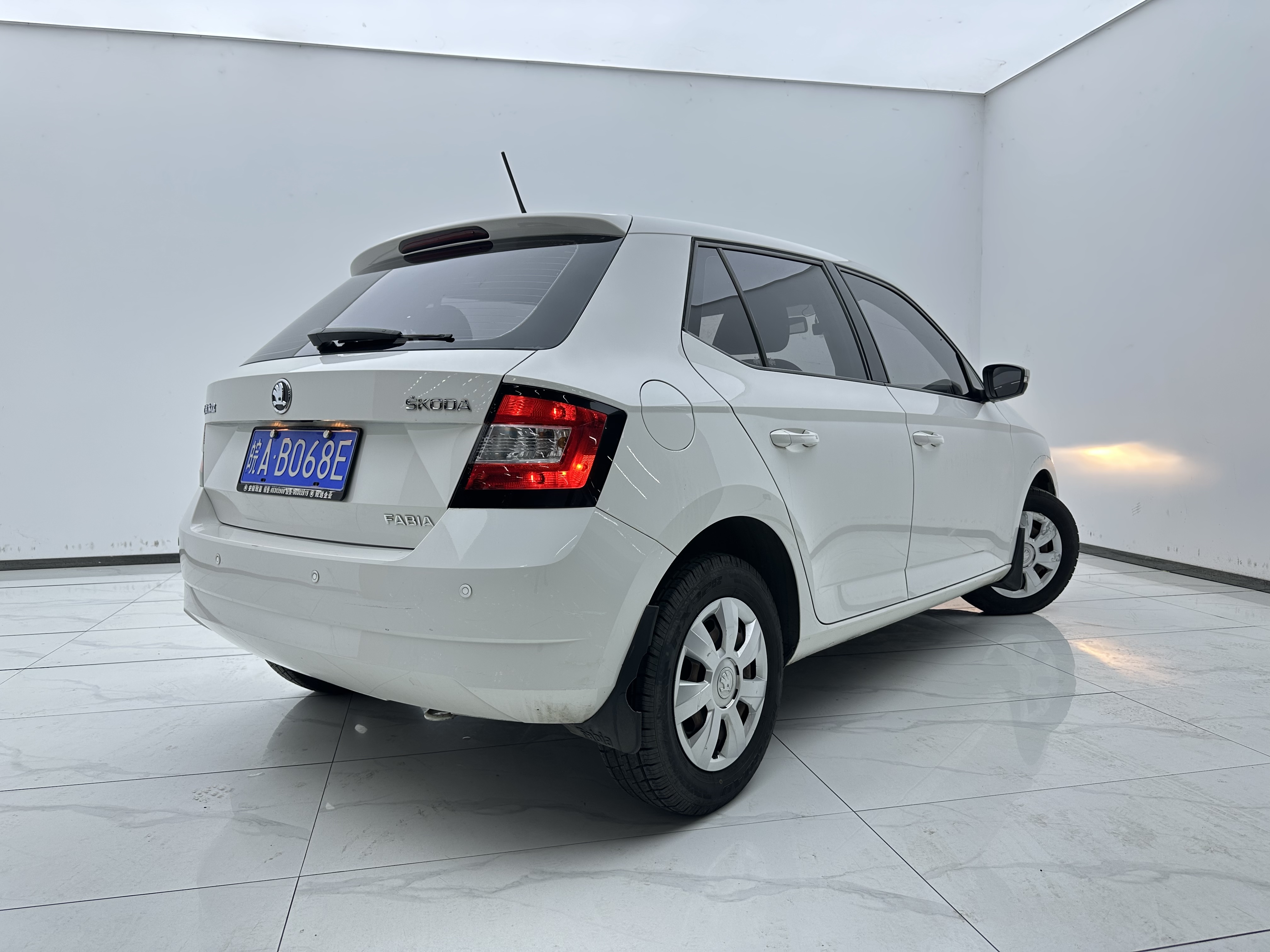 Skoda Fabia 2015 изображение автомобиля #4