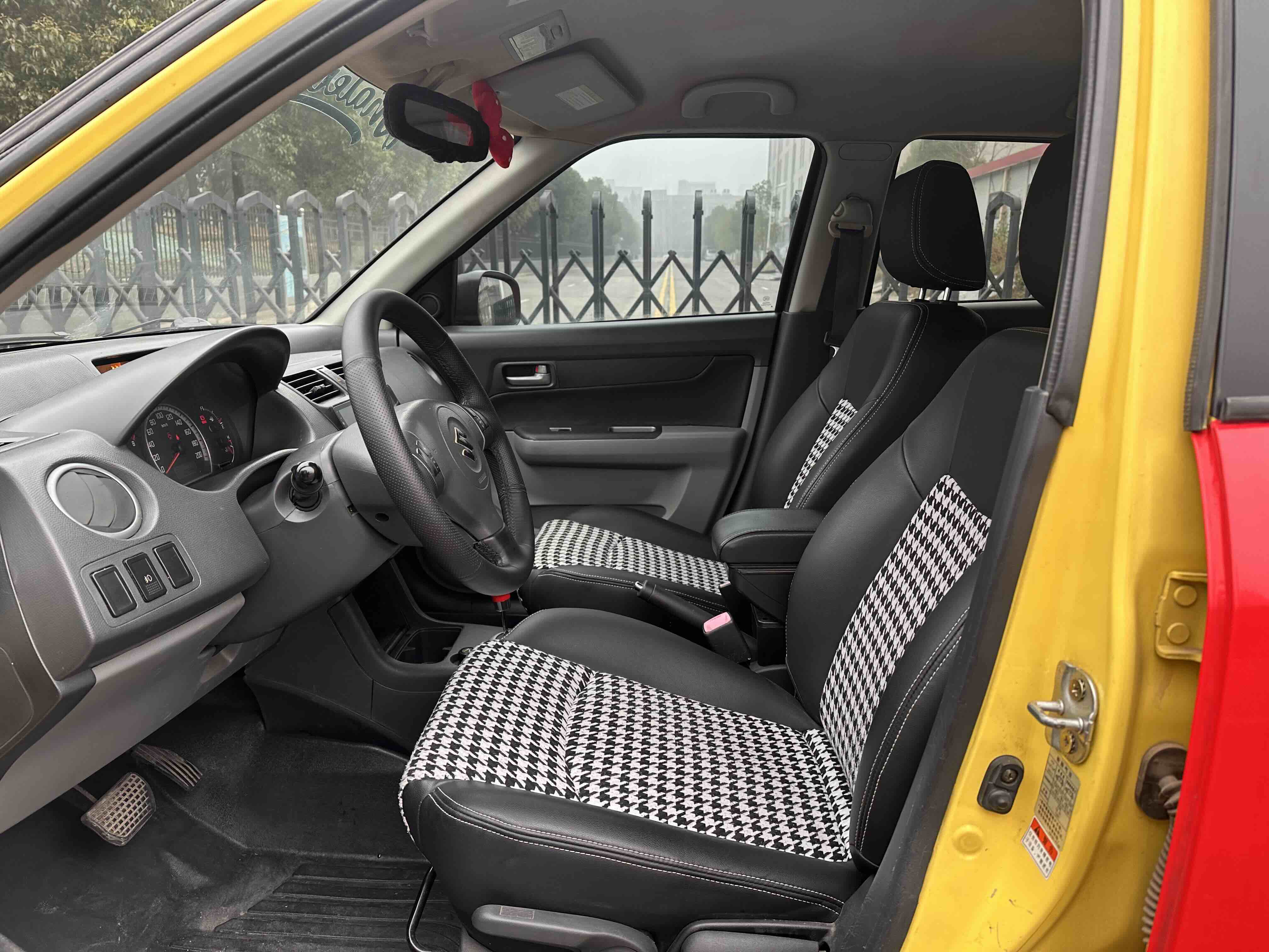 Suzuki Swift 2011 immagine di auto #4