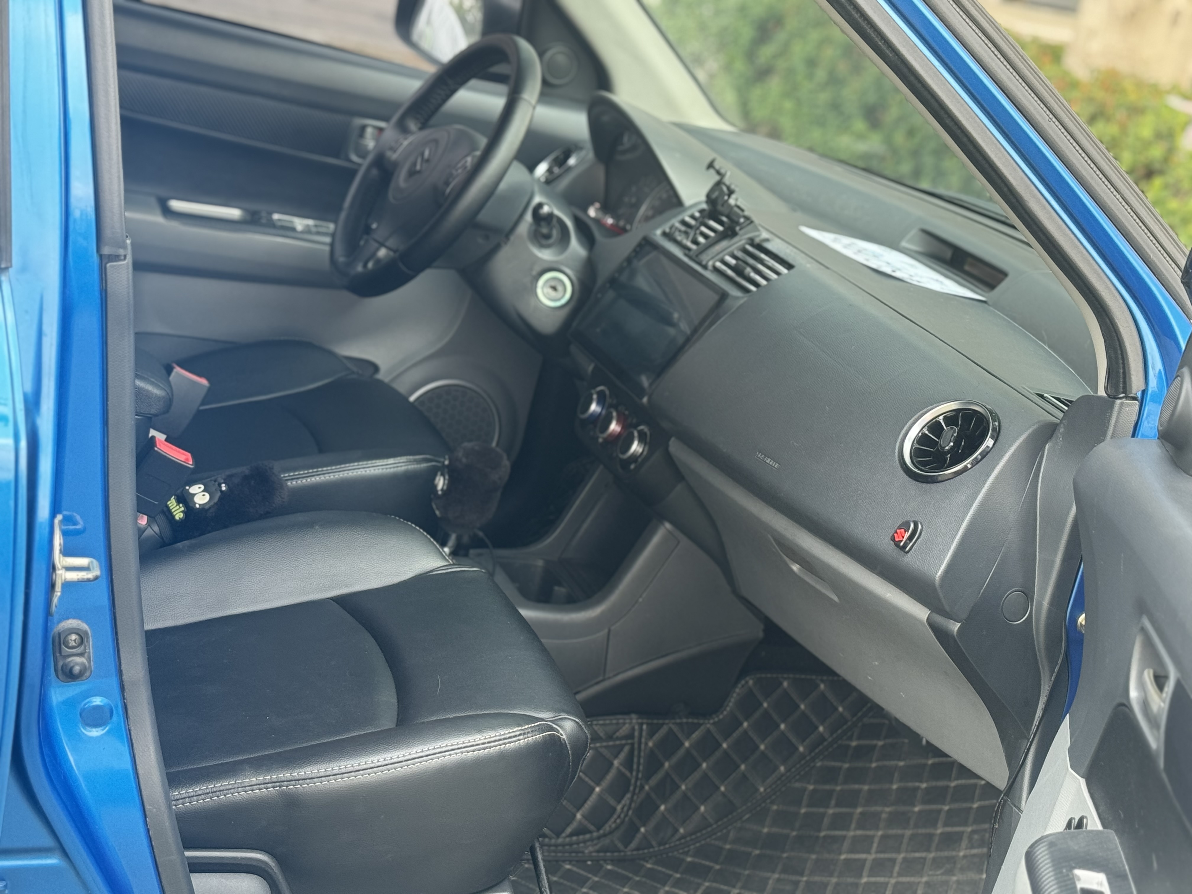 铃木 雨燕 2011 汽车图片 #4