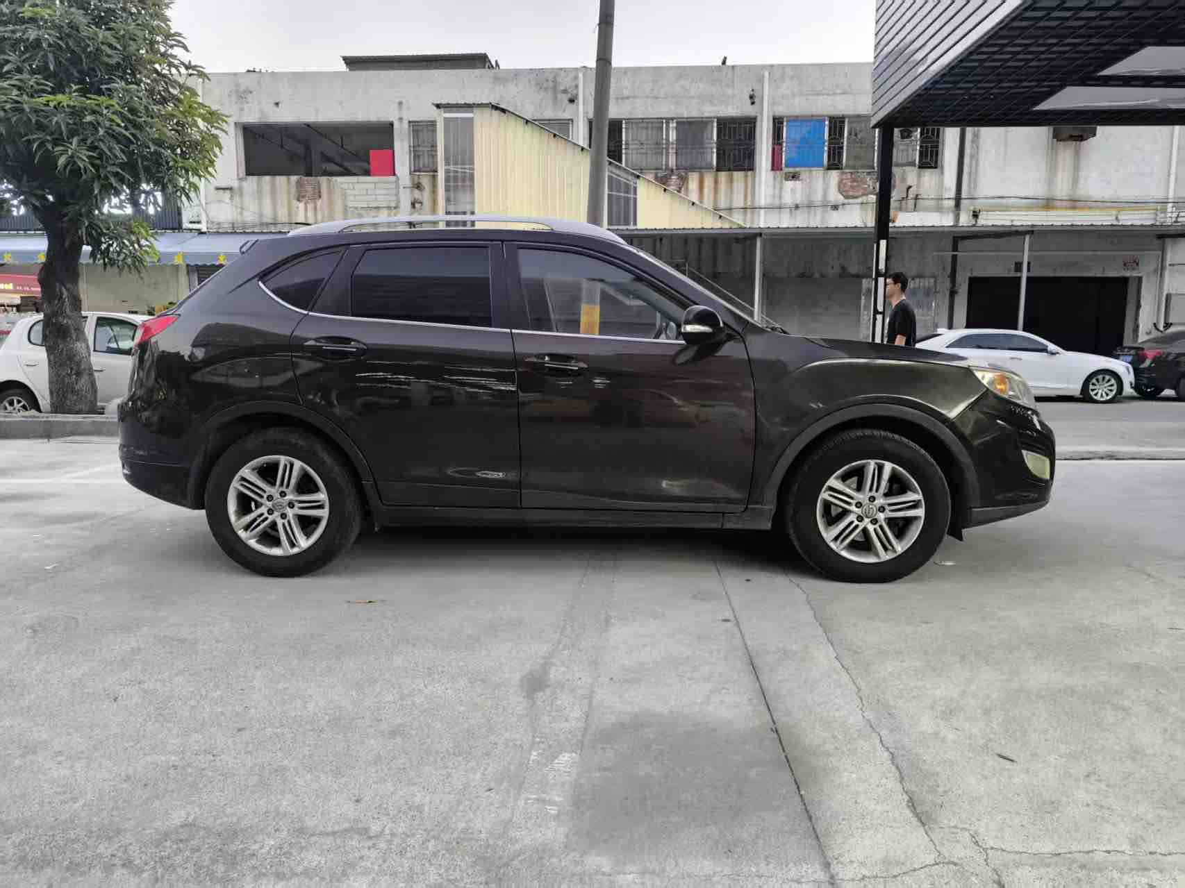 GAC Trumpchi GS5 Super 2015 car image #4