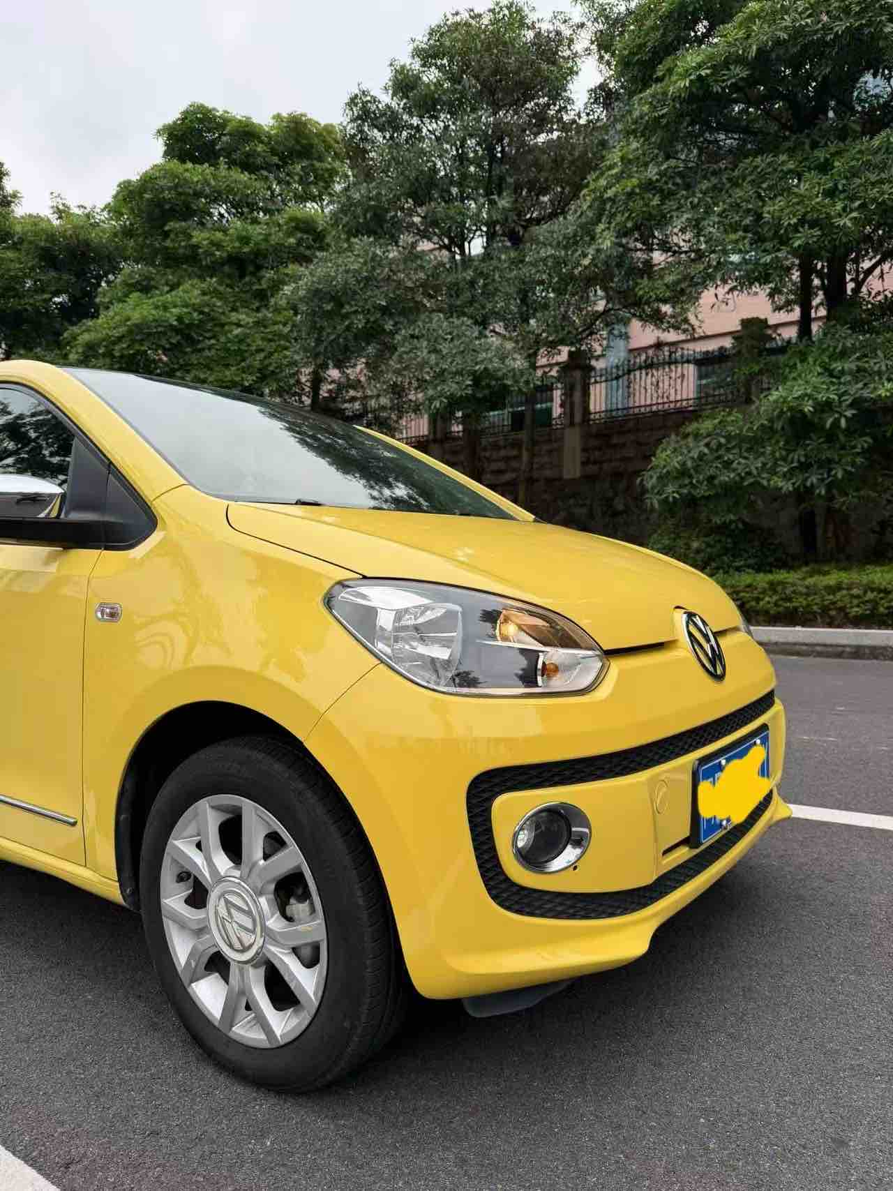 Volkswagen up! 2015 car image #4