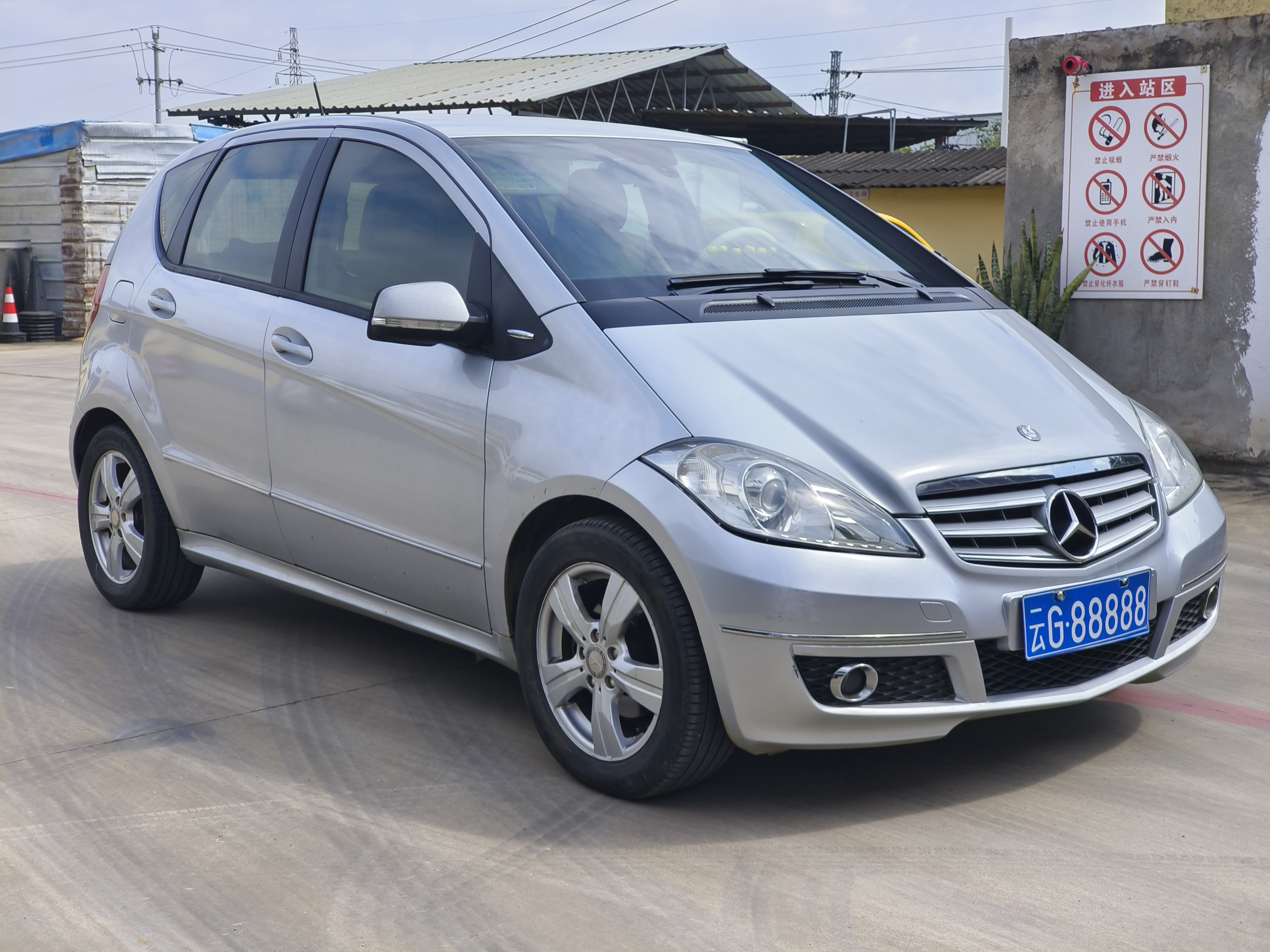 Mercedes-Benz A Class (Imported) 2011 car image #4