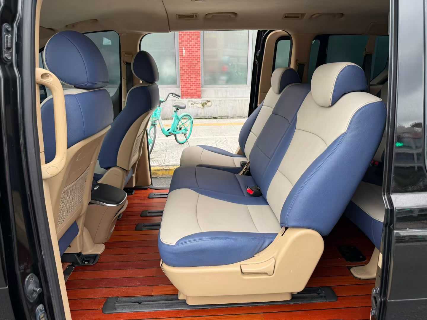 Hyundai H-1 2013 car image #4