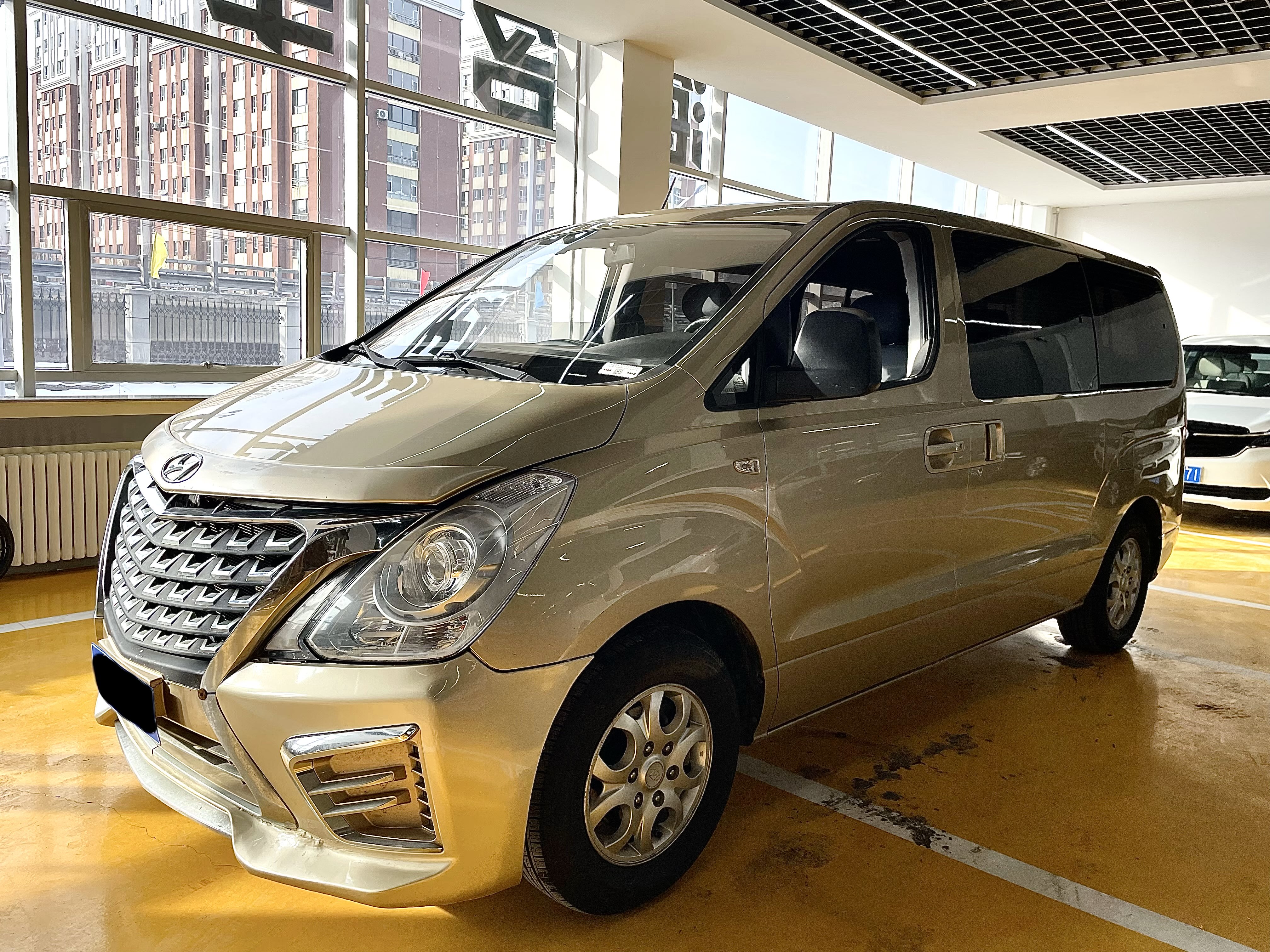 Hyundai H-1 2011 #4 Hyundai H-1 2011 car image #4