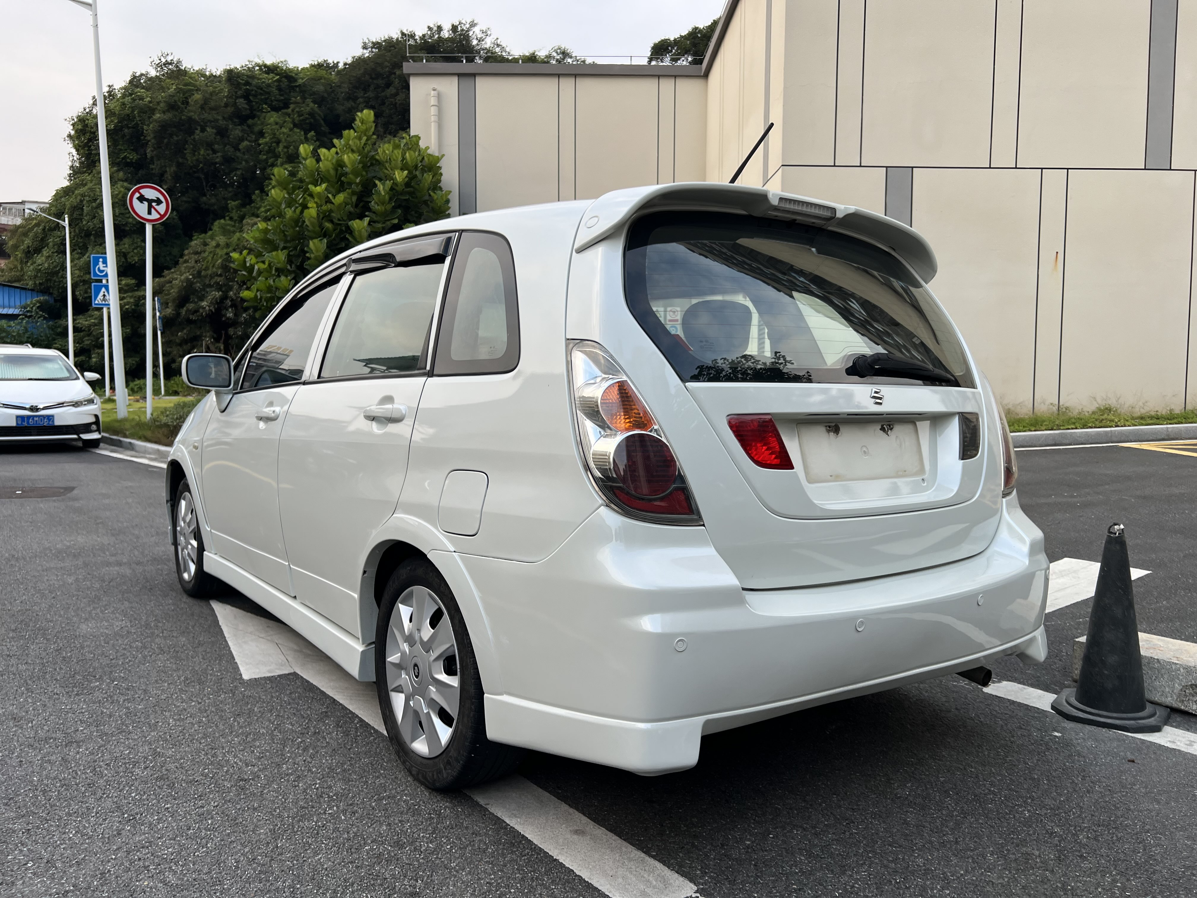 Suzuki Liana A6 2015 immagine di auto #4