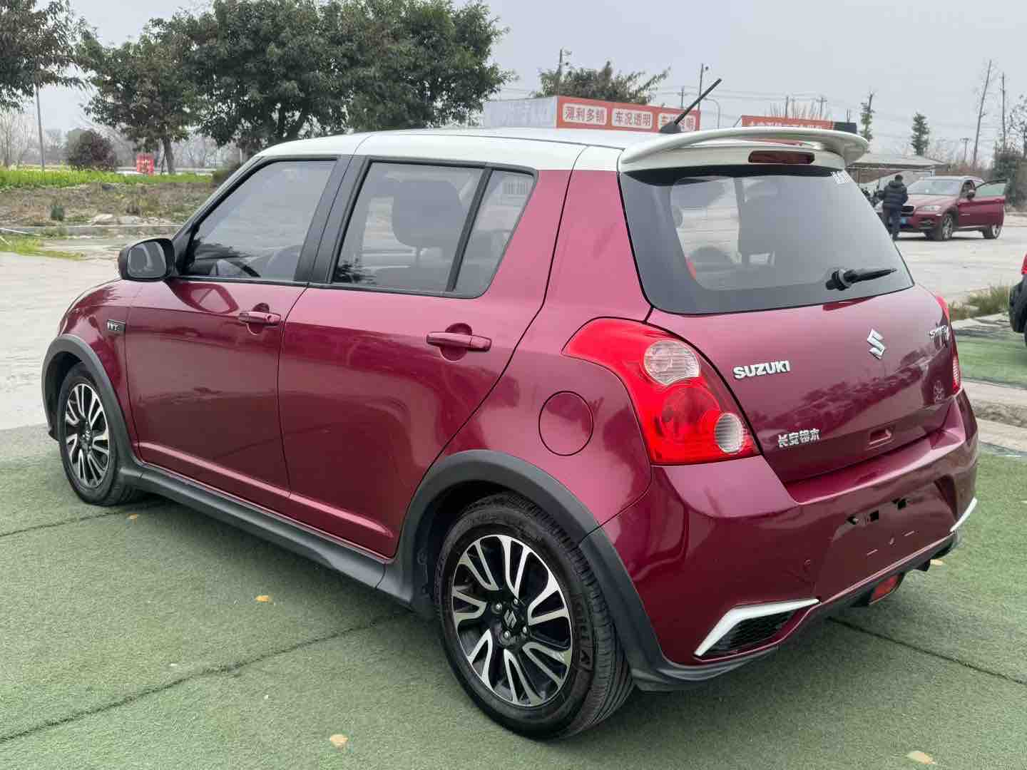Suzuki Swift 2015 car image #4