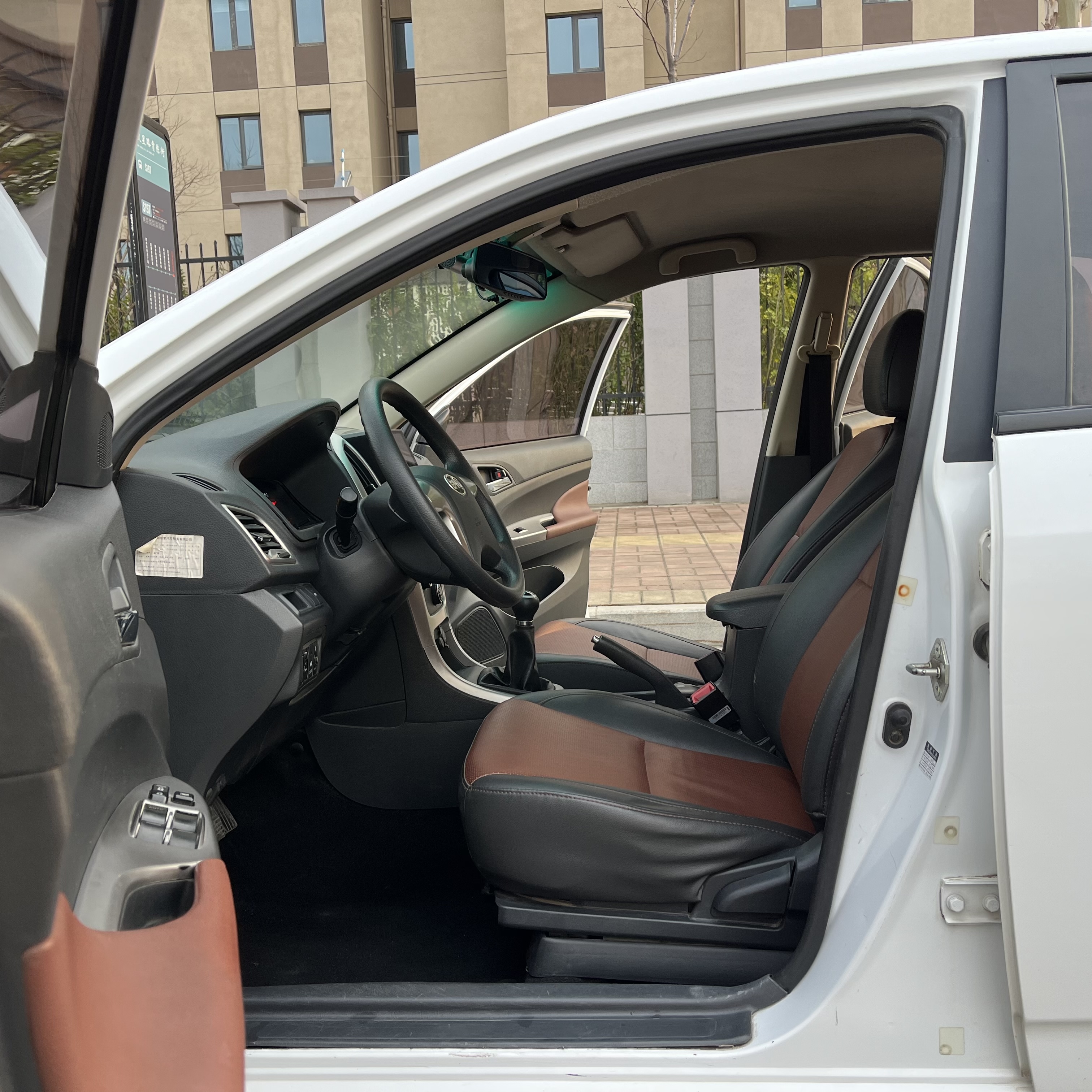 BYD F3 2015 car image #4