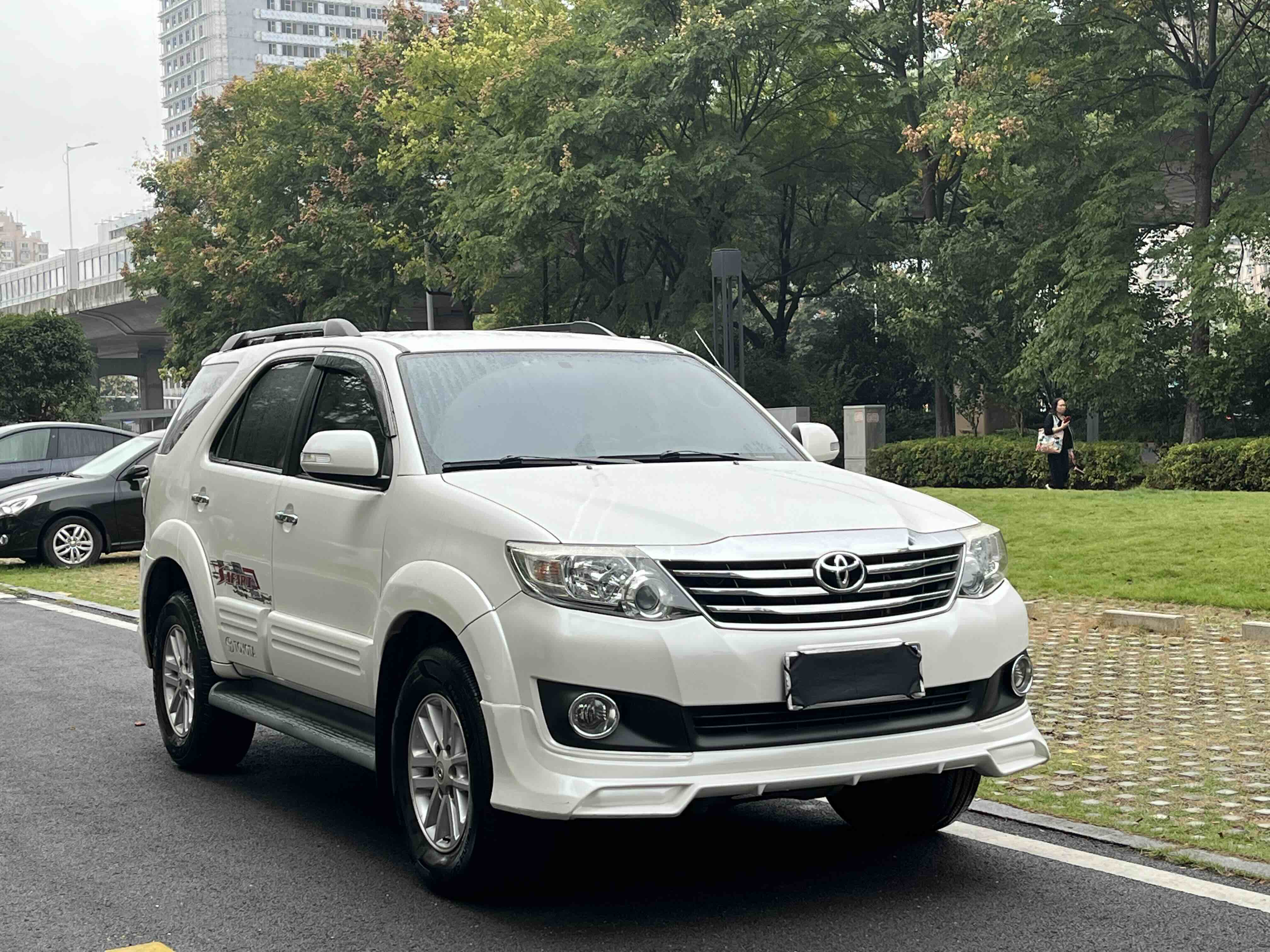 Toyota Fortuner 2015 immagine di auto #4