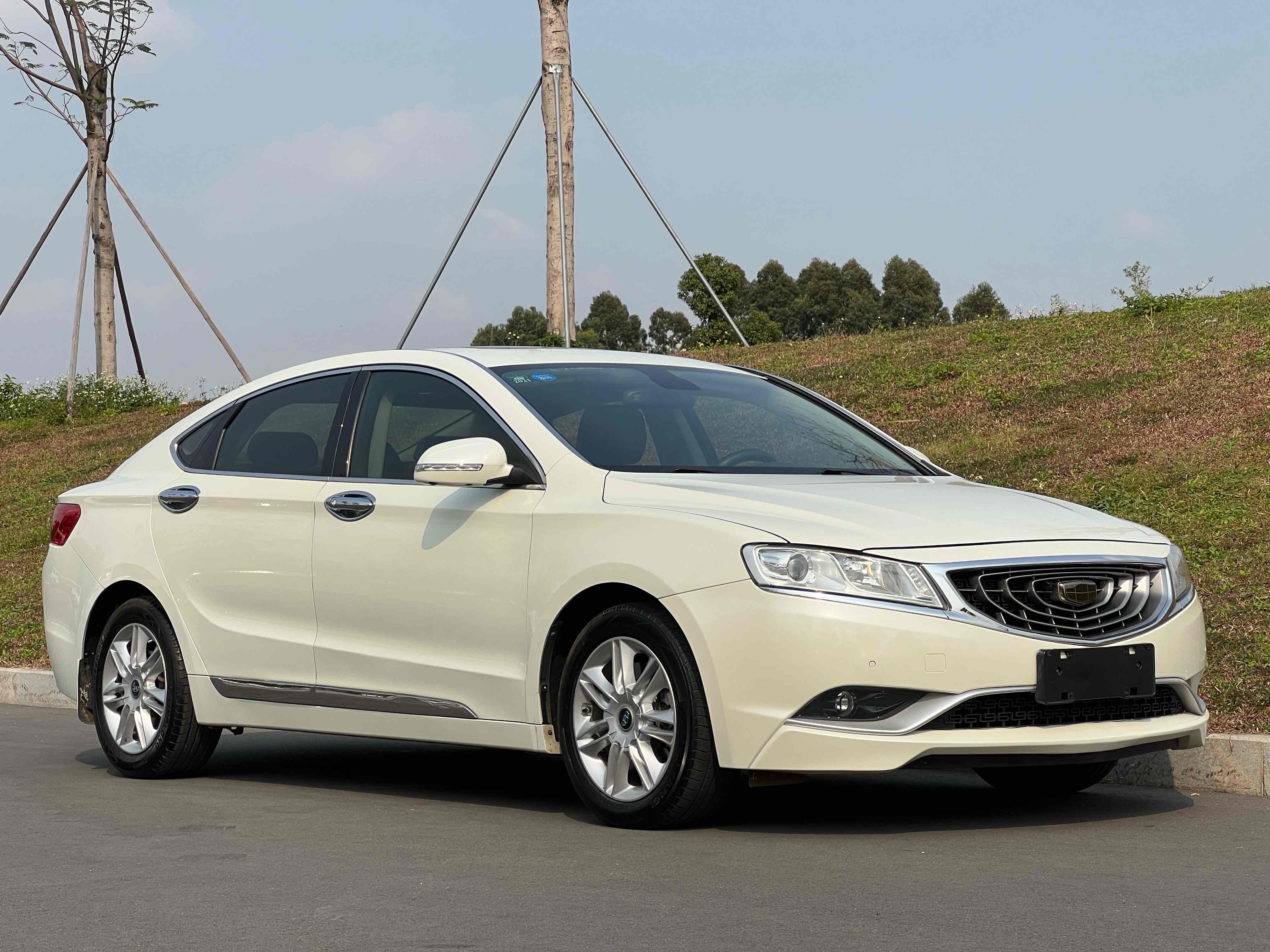 GEELY Ulion 2015 immagine di auto #4