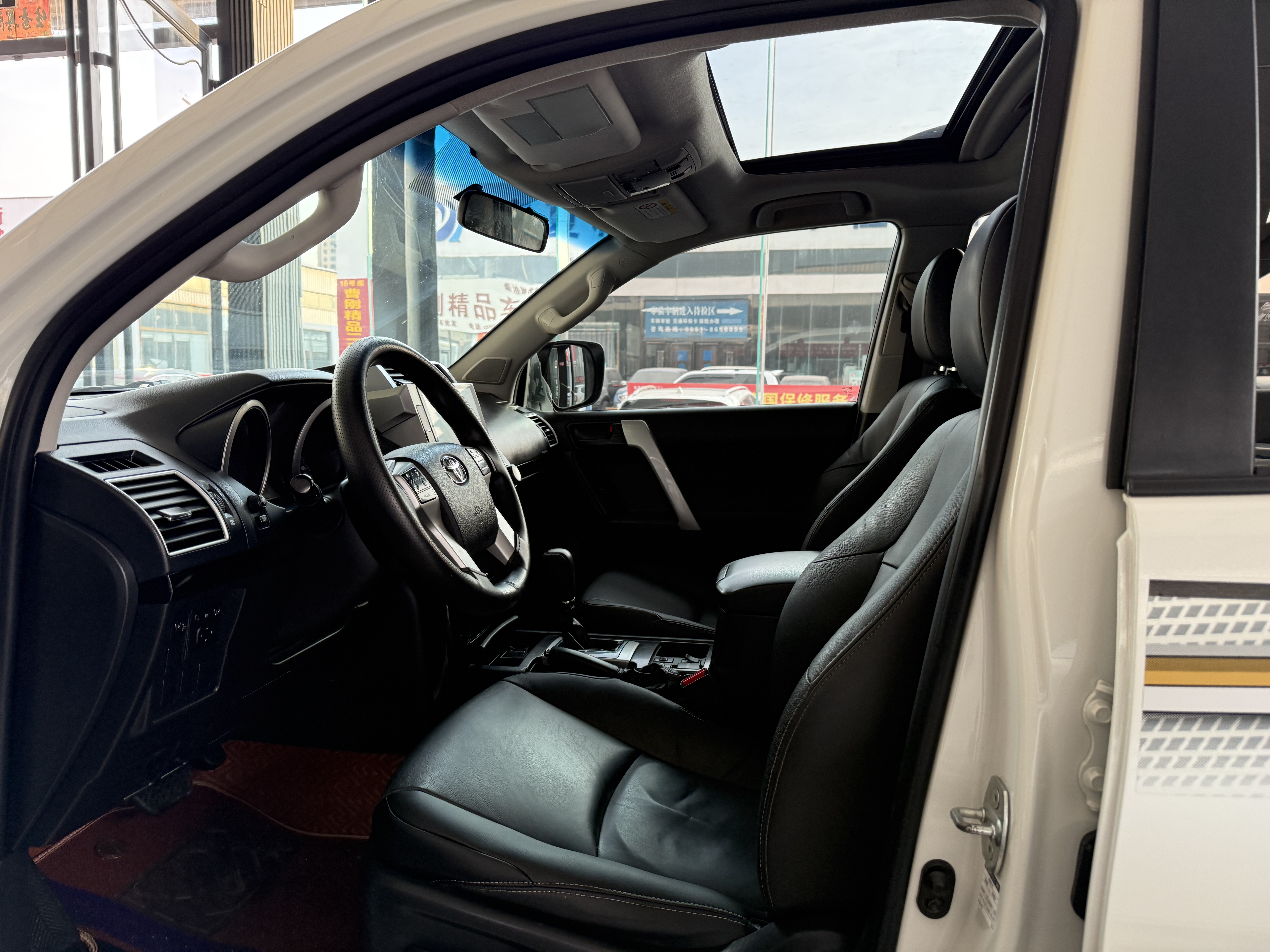 Toyota Land Cruiser Prado 2016 car image #4