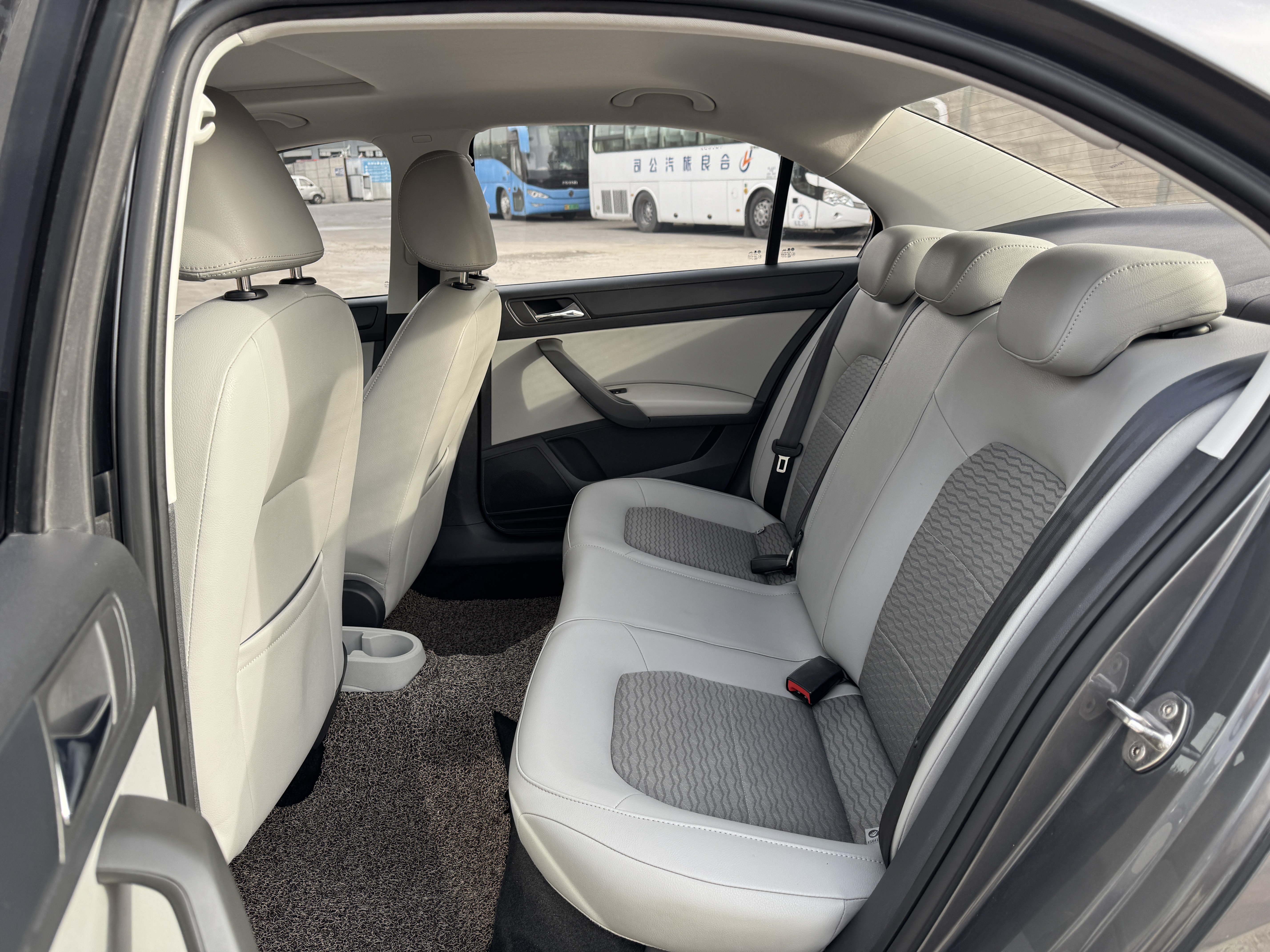 Skoda Rapid 2016 #4 Skoda Rapid 2016 car image #4