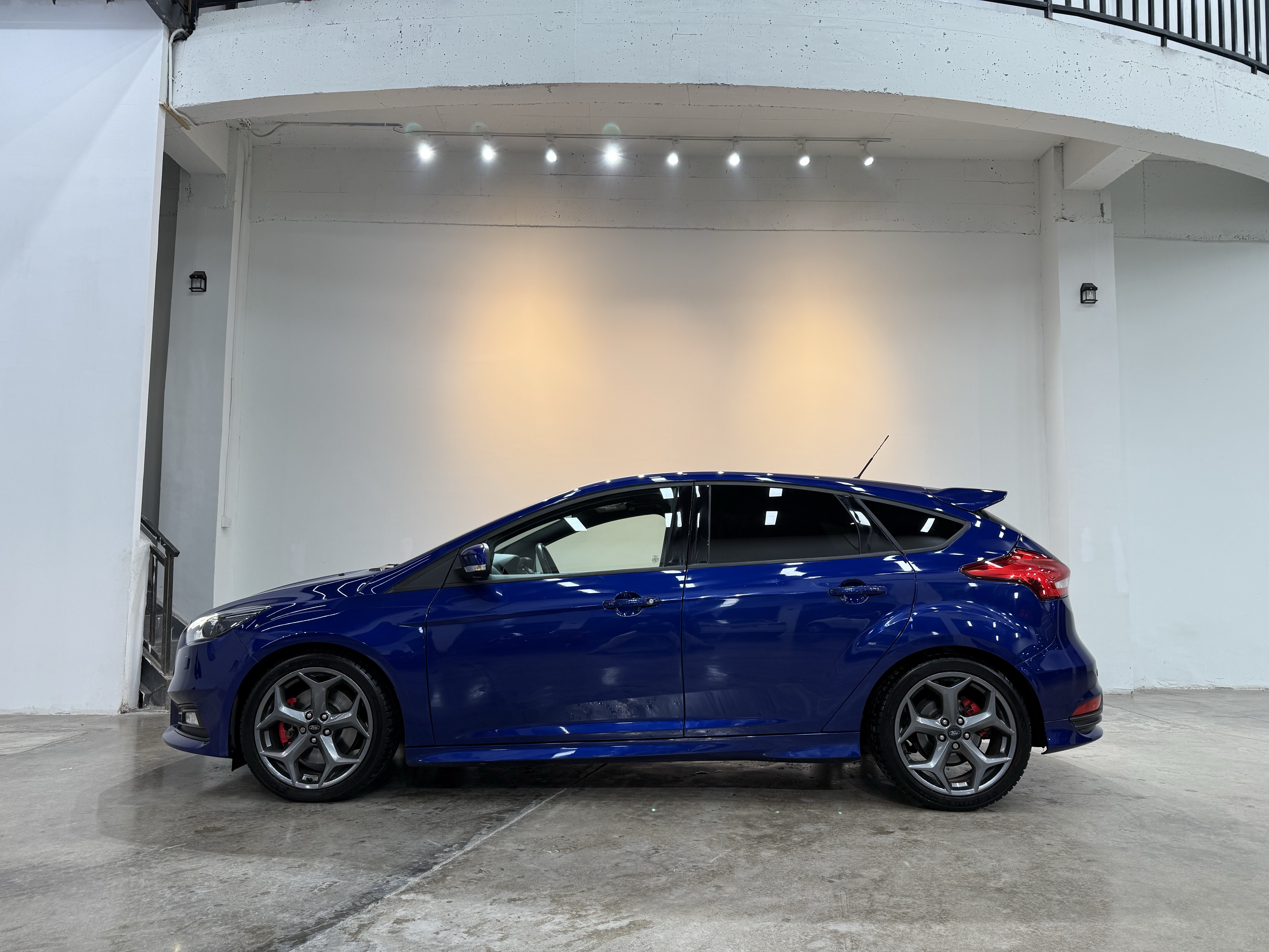 Ford Focus (Imported) 2017 car image #4