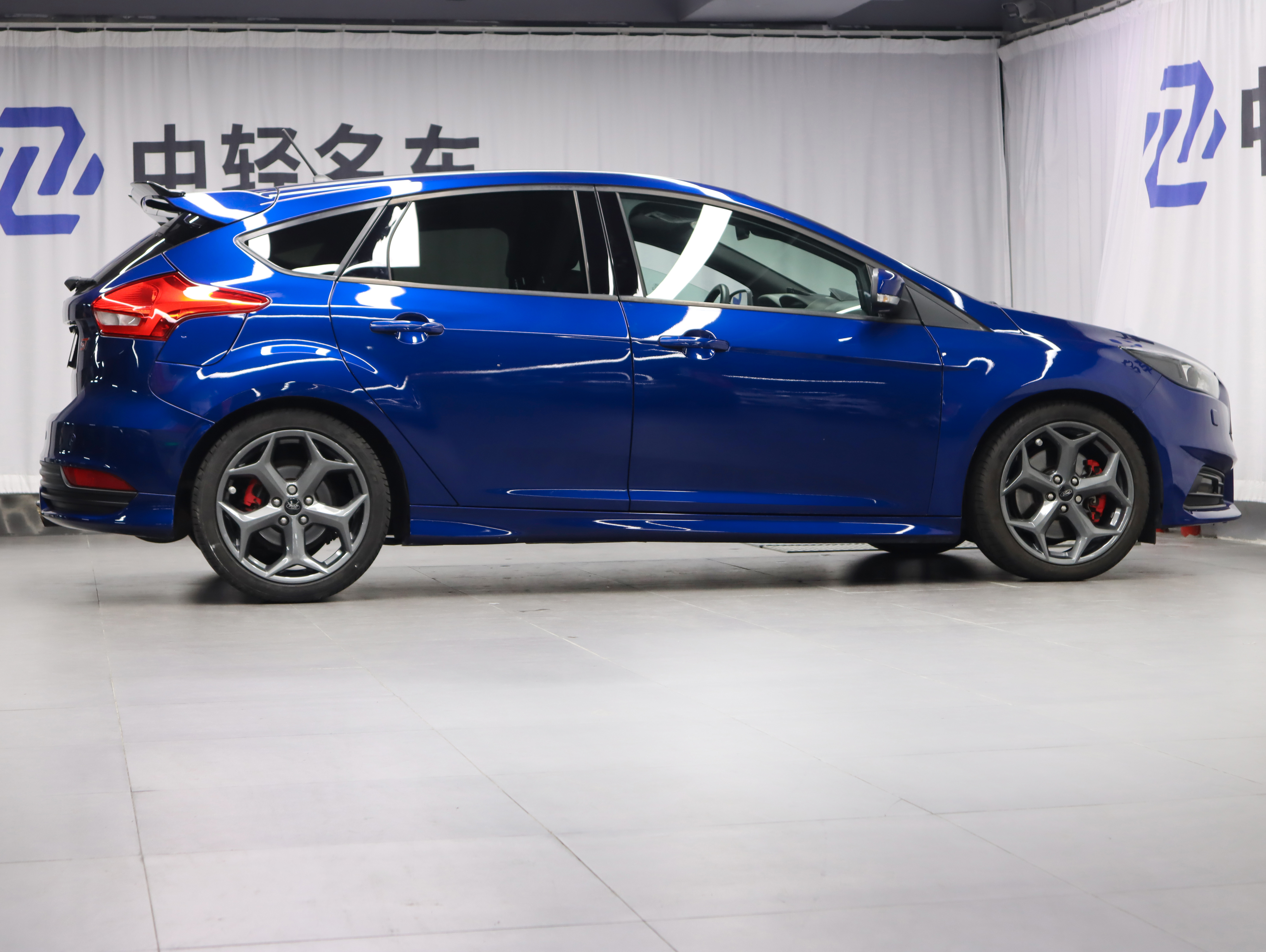 Ford Focus (Imported) 2017 صورة سيارة #4