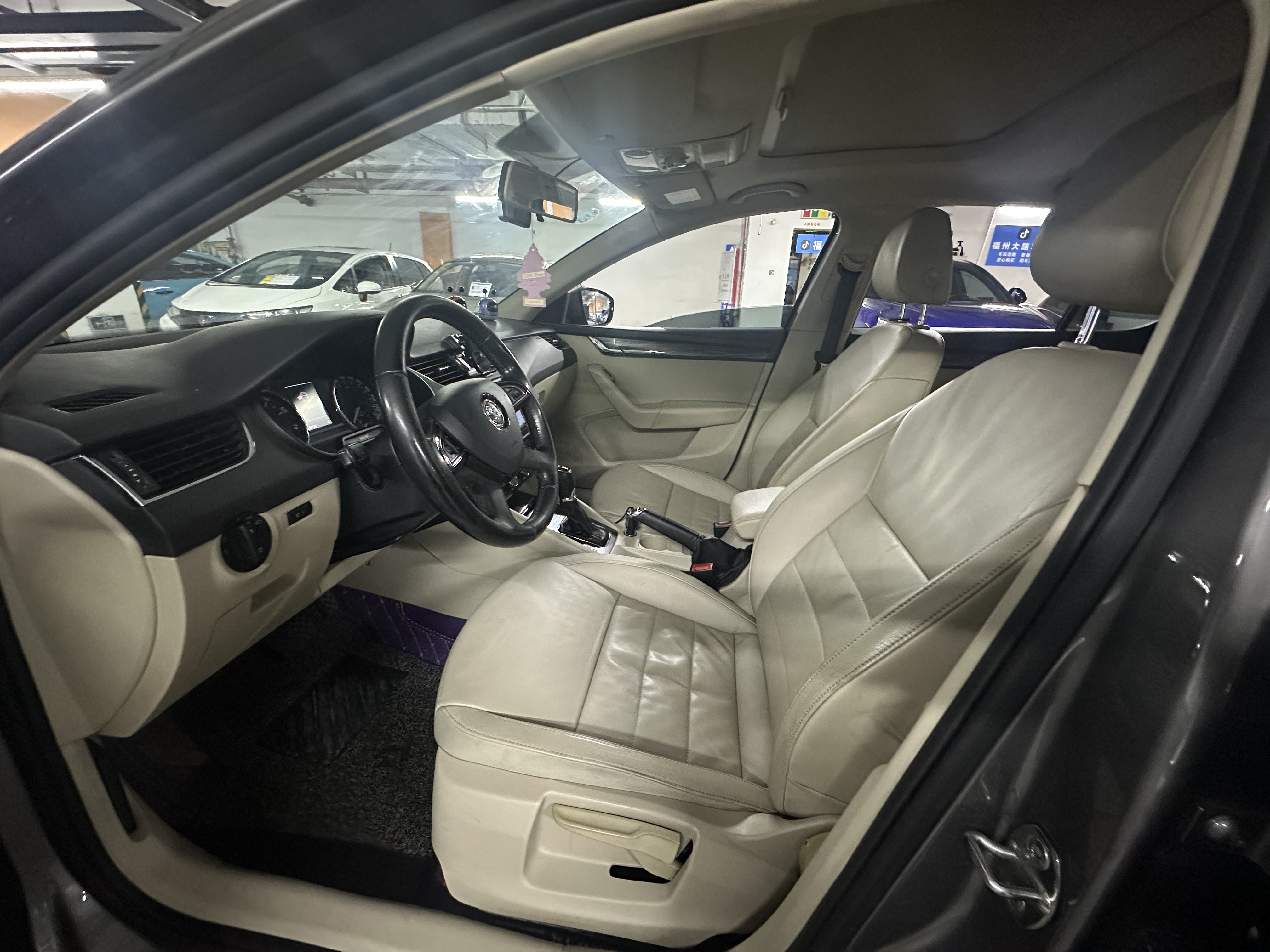 Skoda Octavia 2014 car image #4