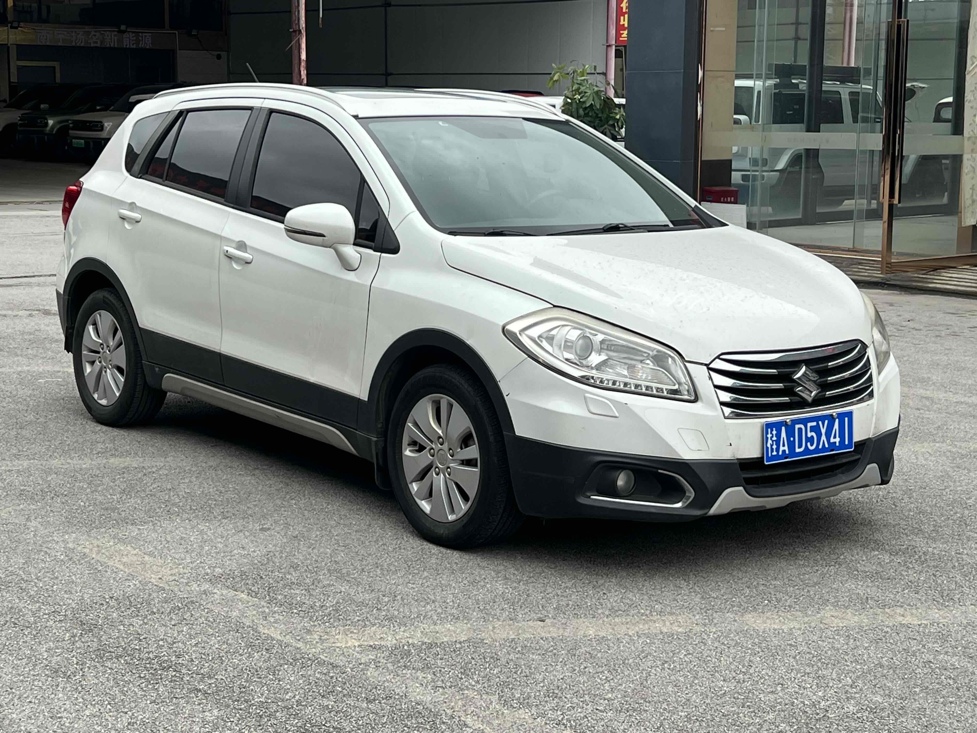 Suzuki S-Cross 2015 صورة سيارة #4