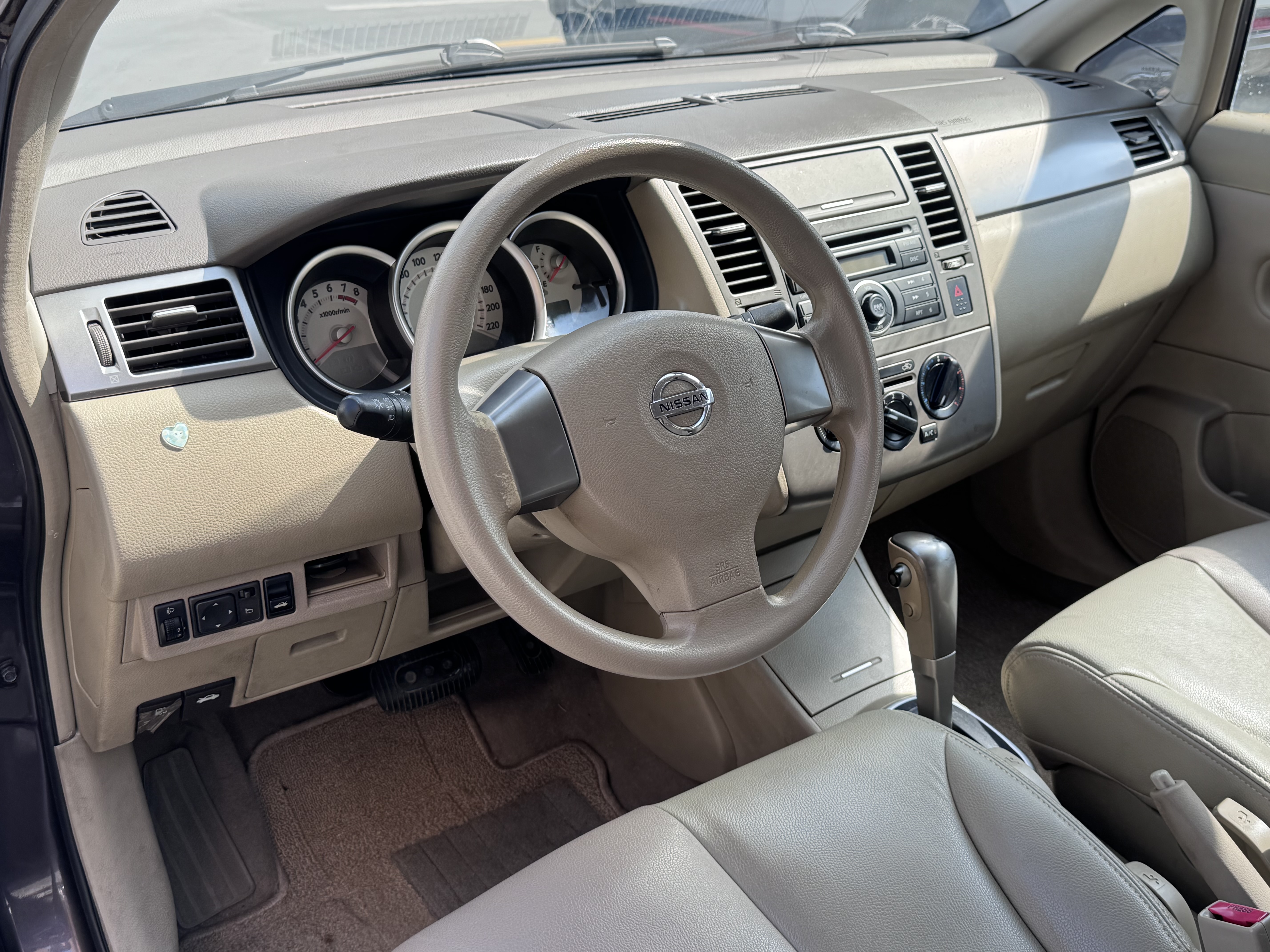 日产 颐达 2010 汽车图片 #4