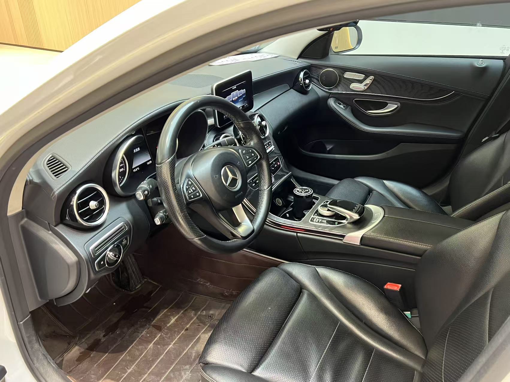 Mercedes-Benz C Class 2015 car image #4