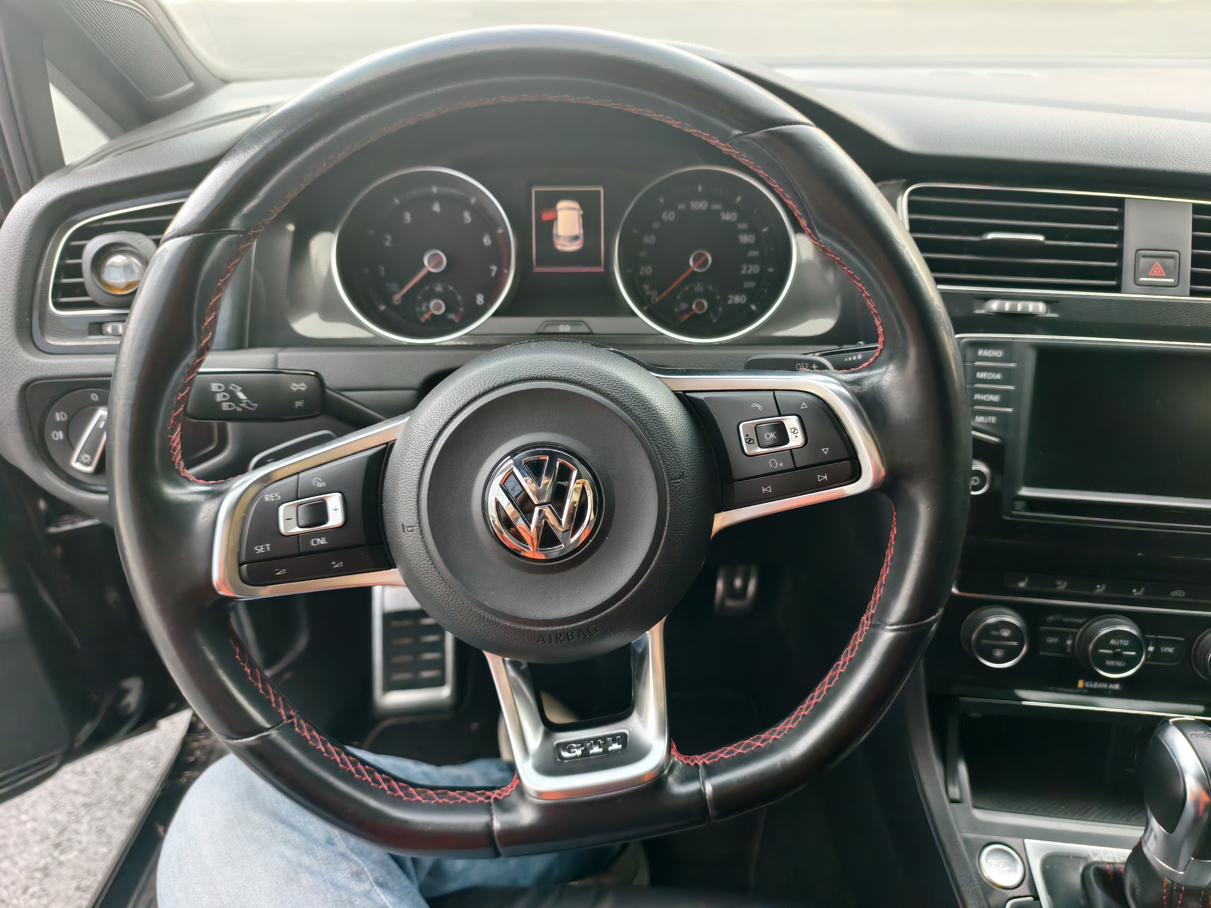 Volkswagen GolfGTI 2016 car image #4