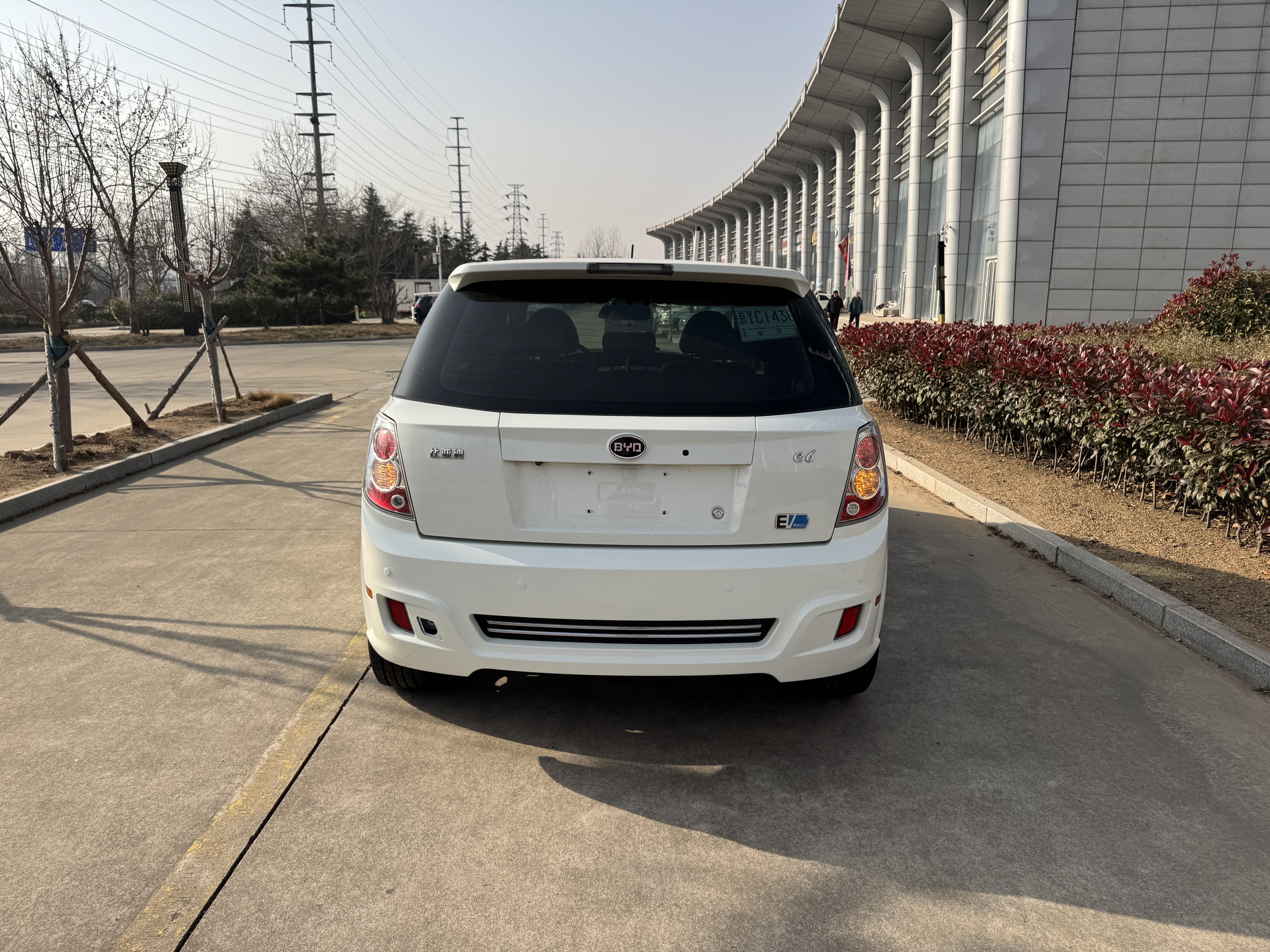 BYD e6 2016 #4 BYD e6 2016 car image #4