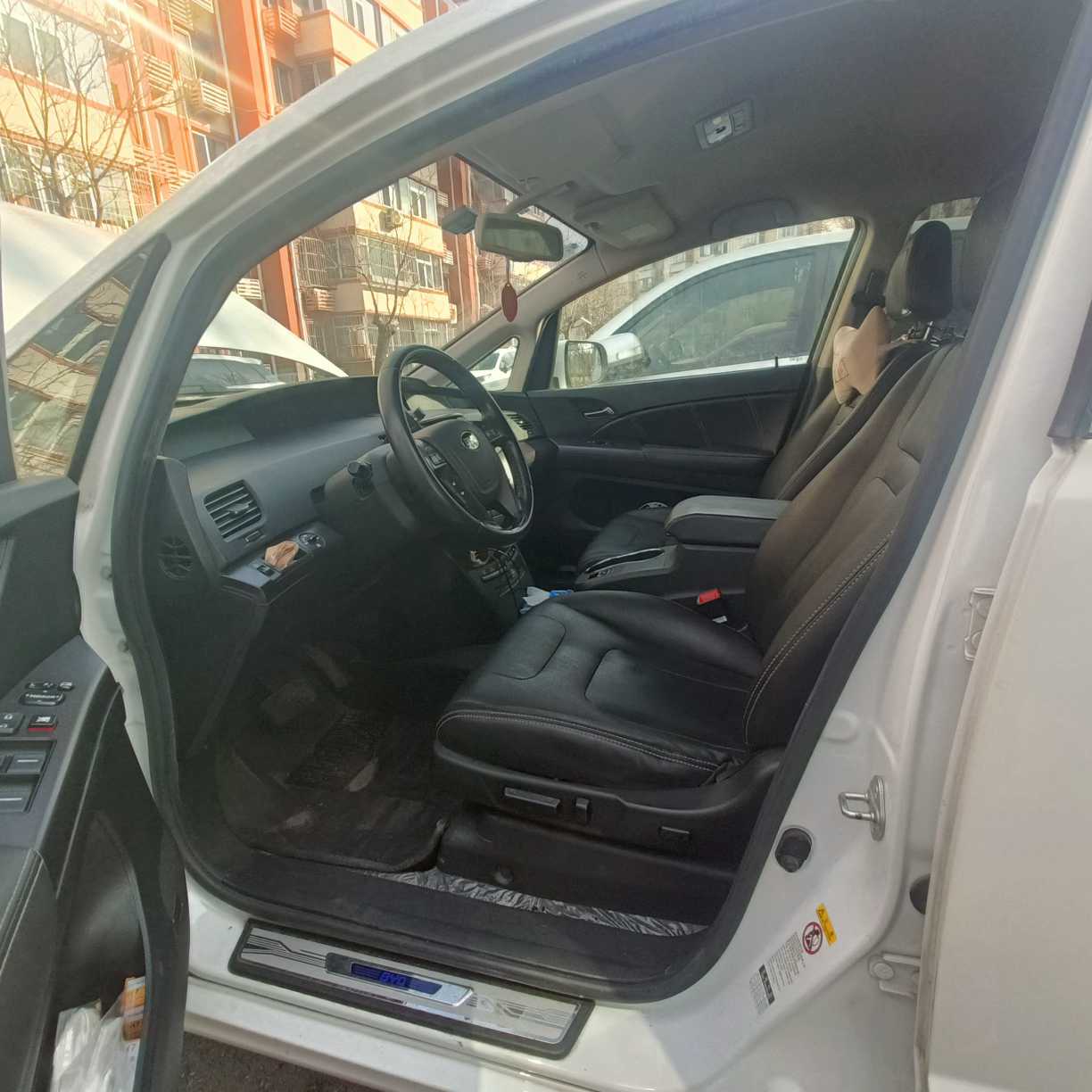 BYD e6 2016 #4 BYD e6 2016 car image #4