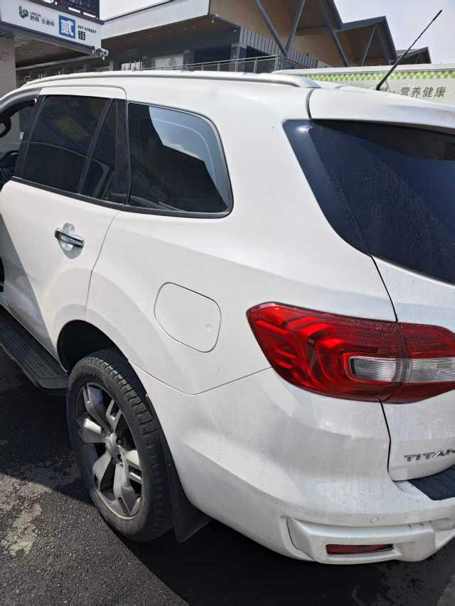 Ford Everest 2016 image de voiture #4