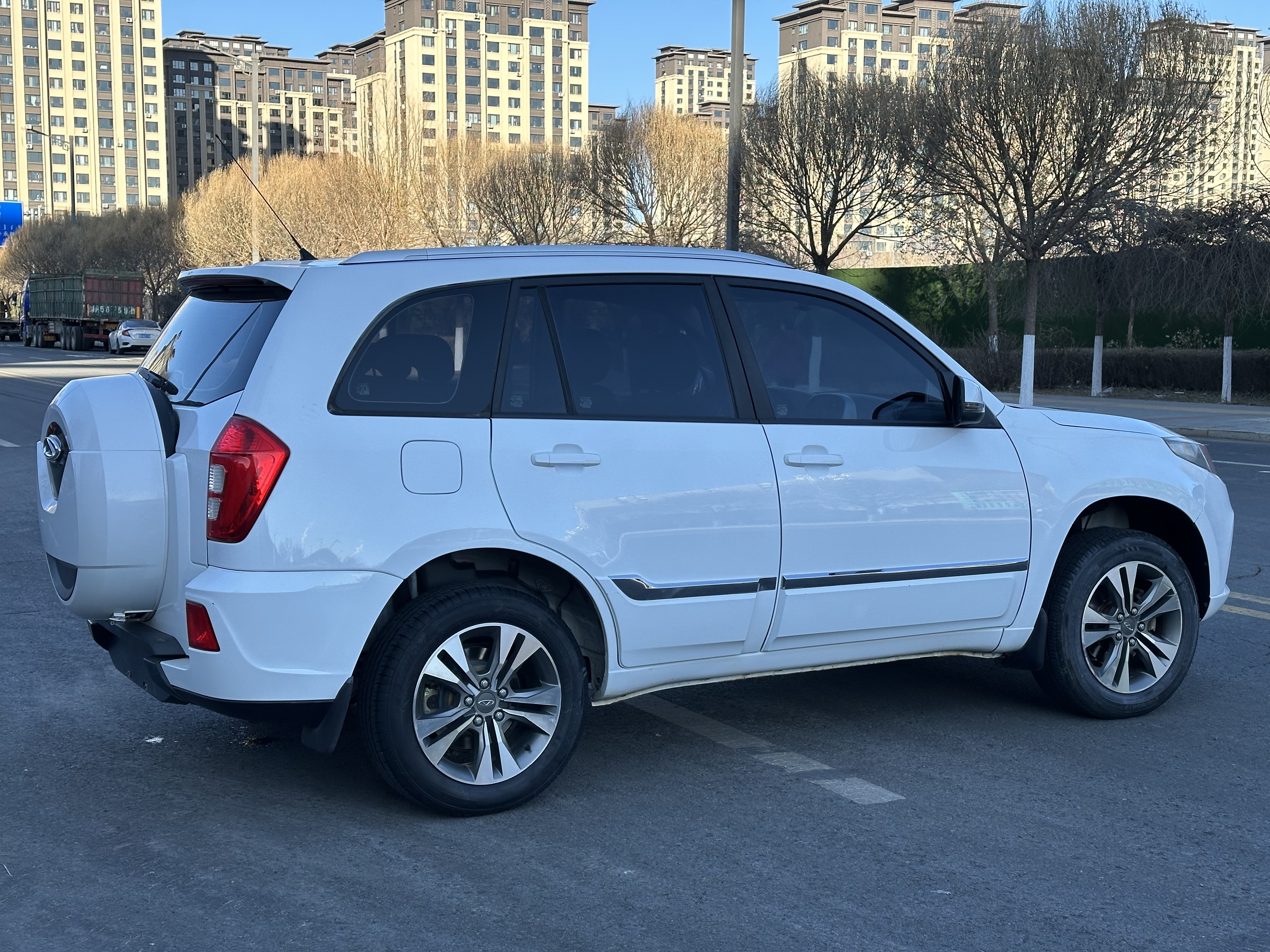 Tiggo 3 2015 #4 Tiggo 3 2015 car image #4