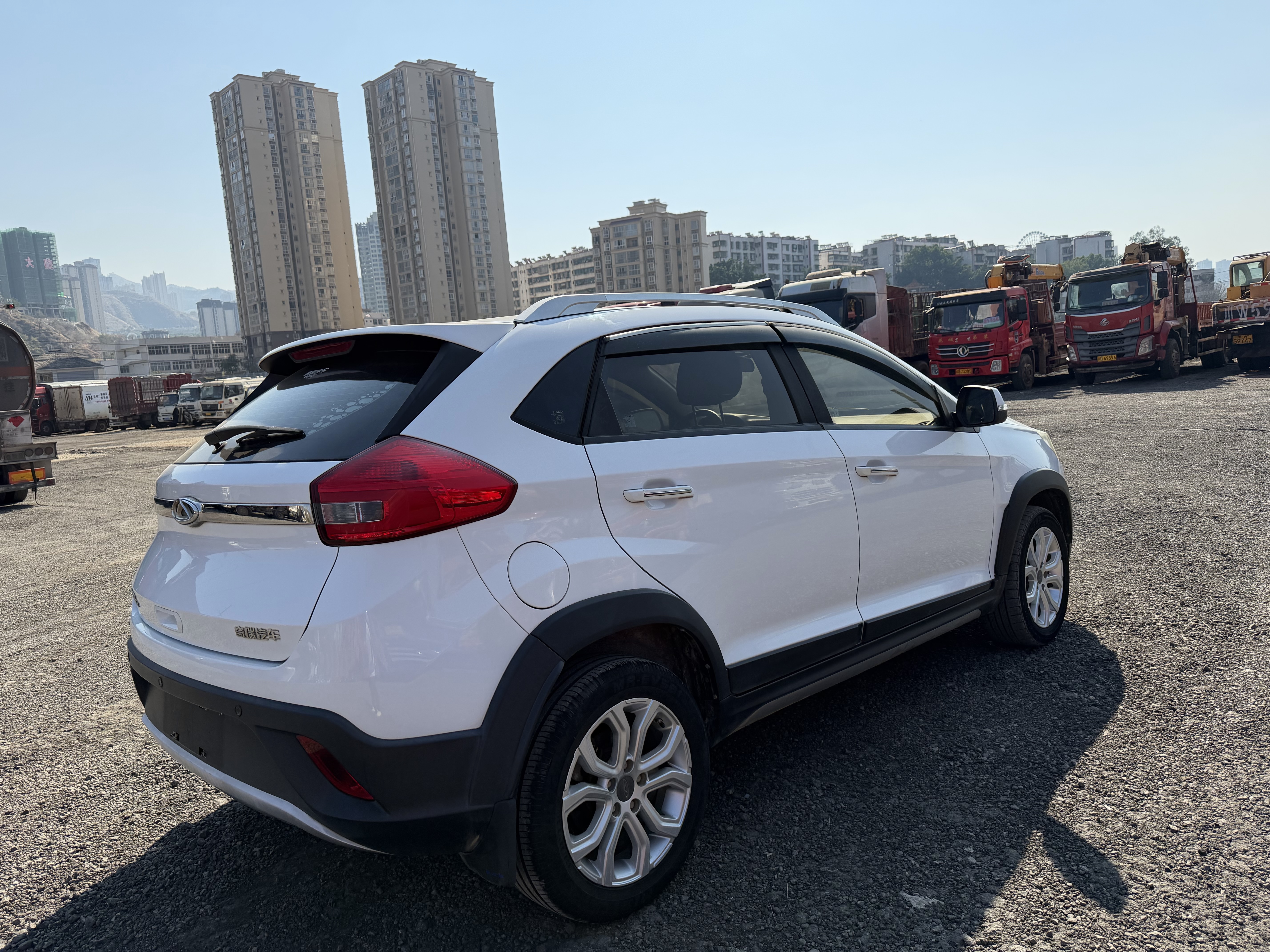 Tiggo 3 2017 #4 Tiggo 3 2017 car image #4