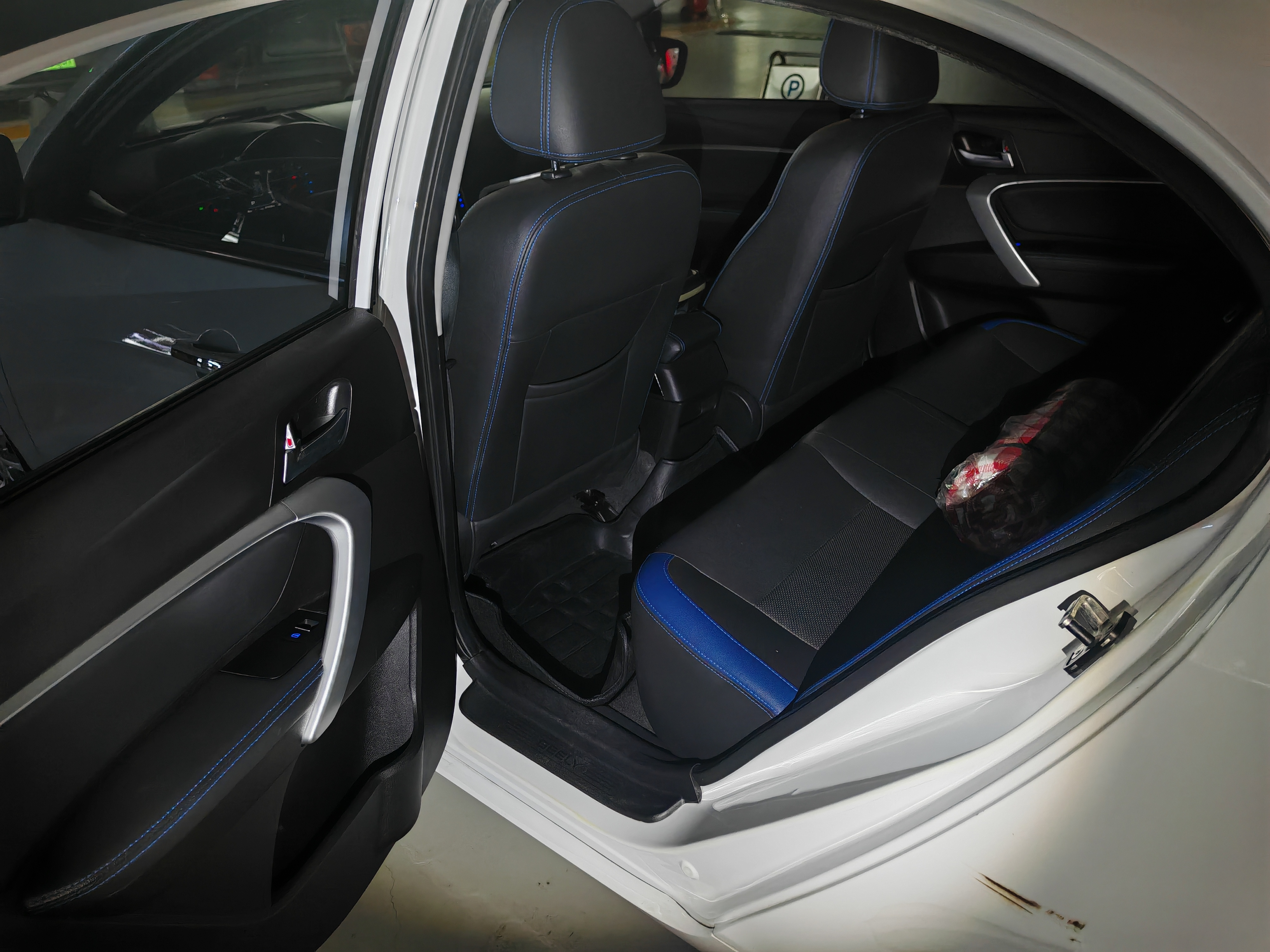 GEELY Emgrand New Energy 2017 #4 GEELY Emgrand New Energy 2017 immagine di auto #4