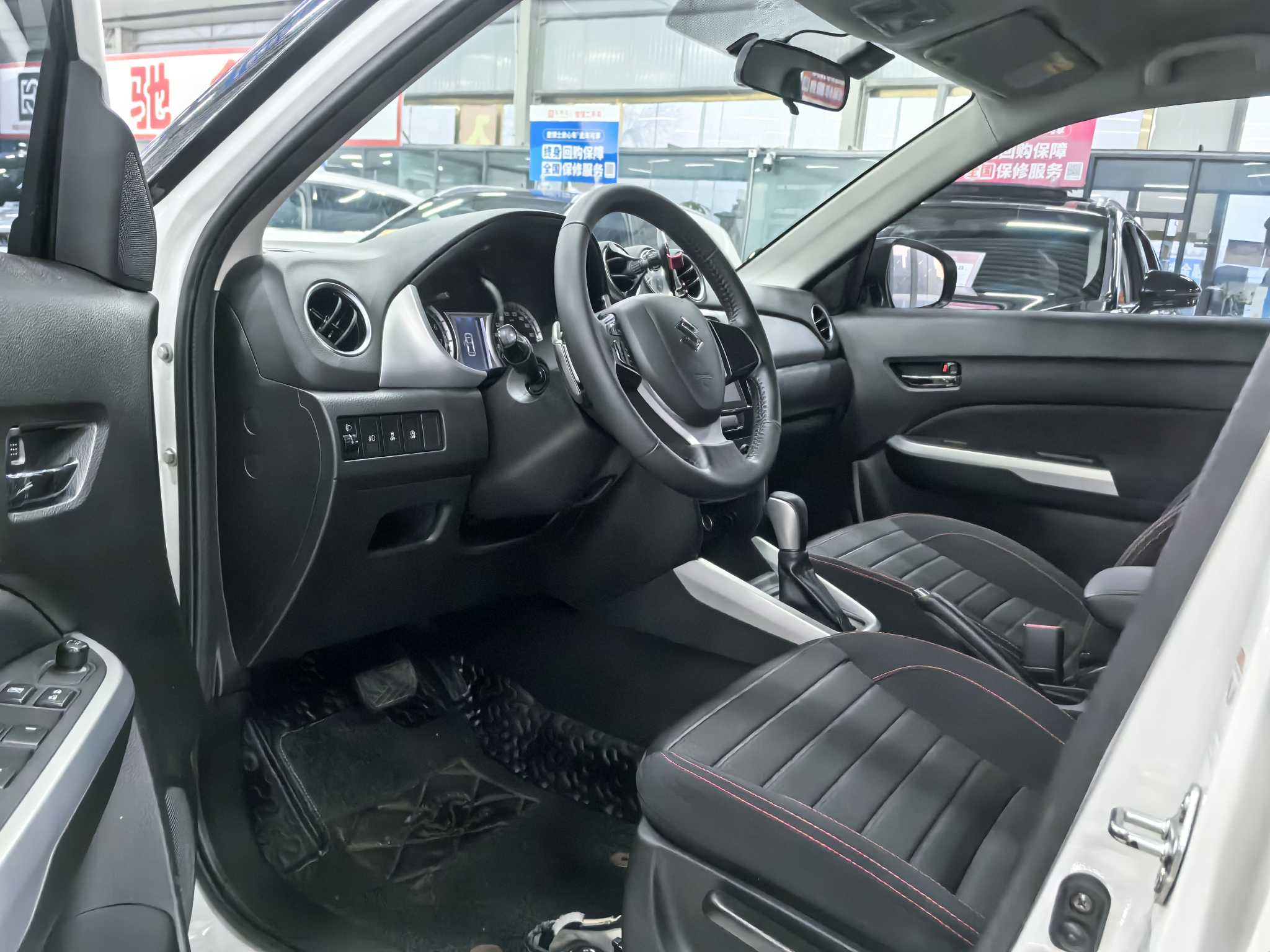 Suzuki Vitara 2019 image de voiture #4