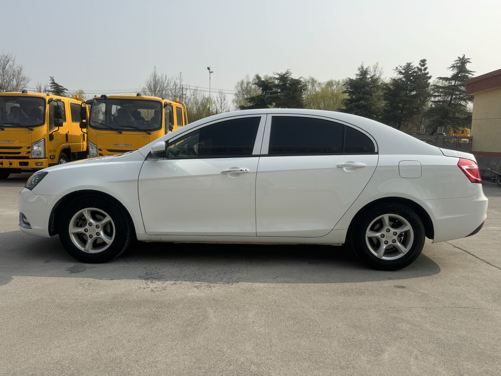 Emgrand 2015 #4 Emgrand 2015 car image #4