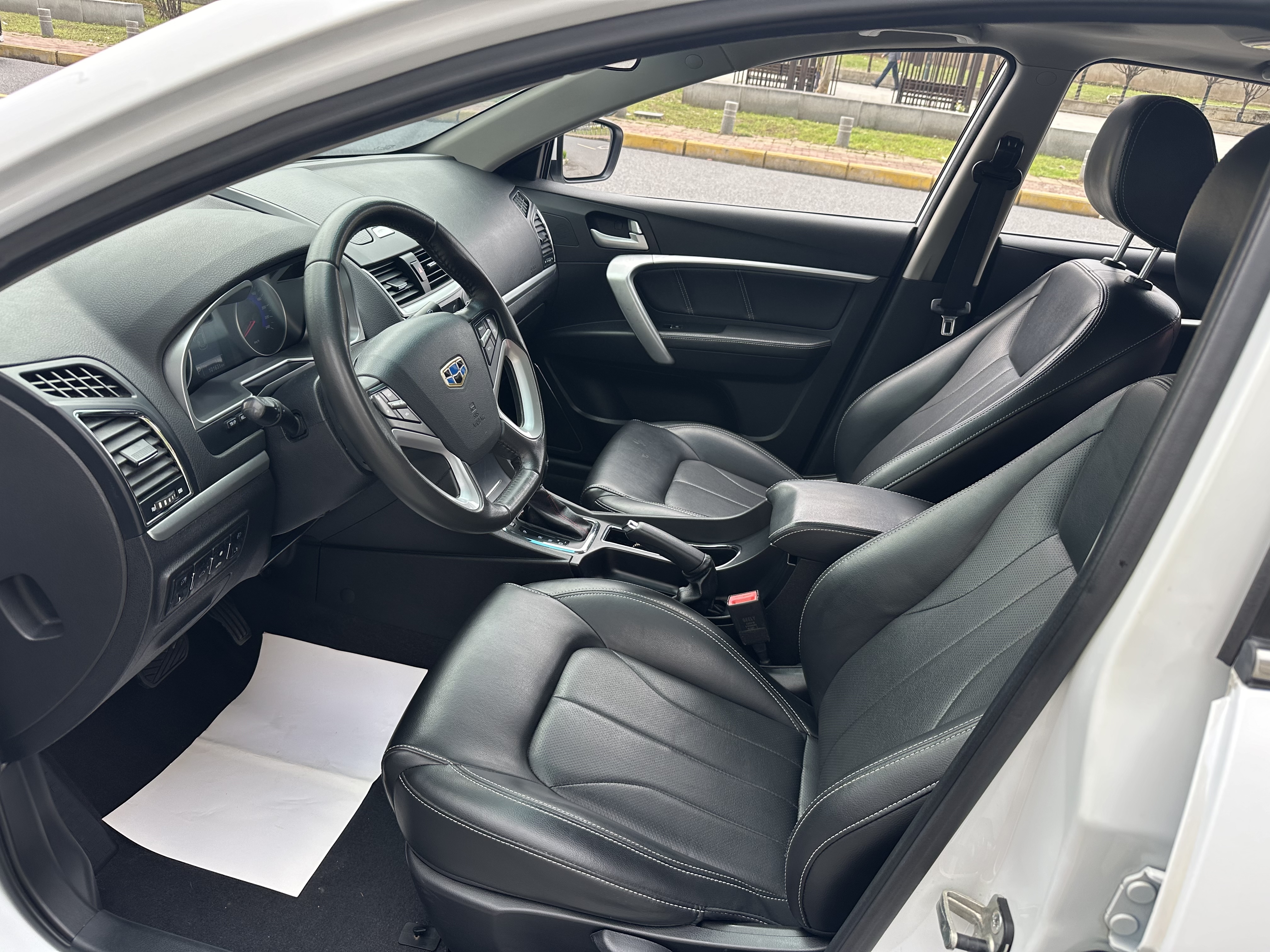 GEELY Emgrand 2016 #4 GEELY Emgrand 2016 car image #4