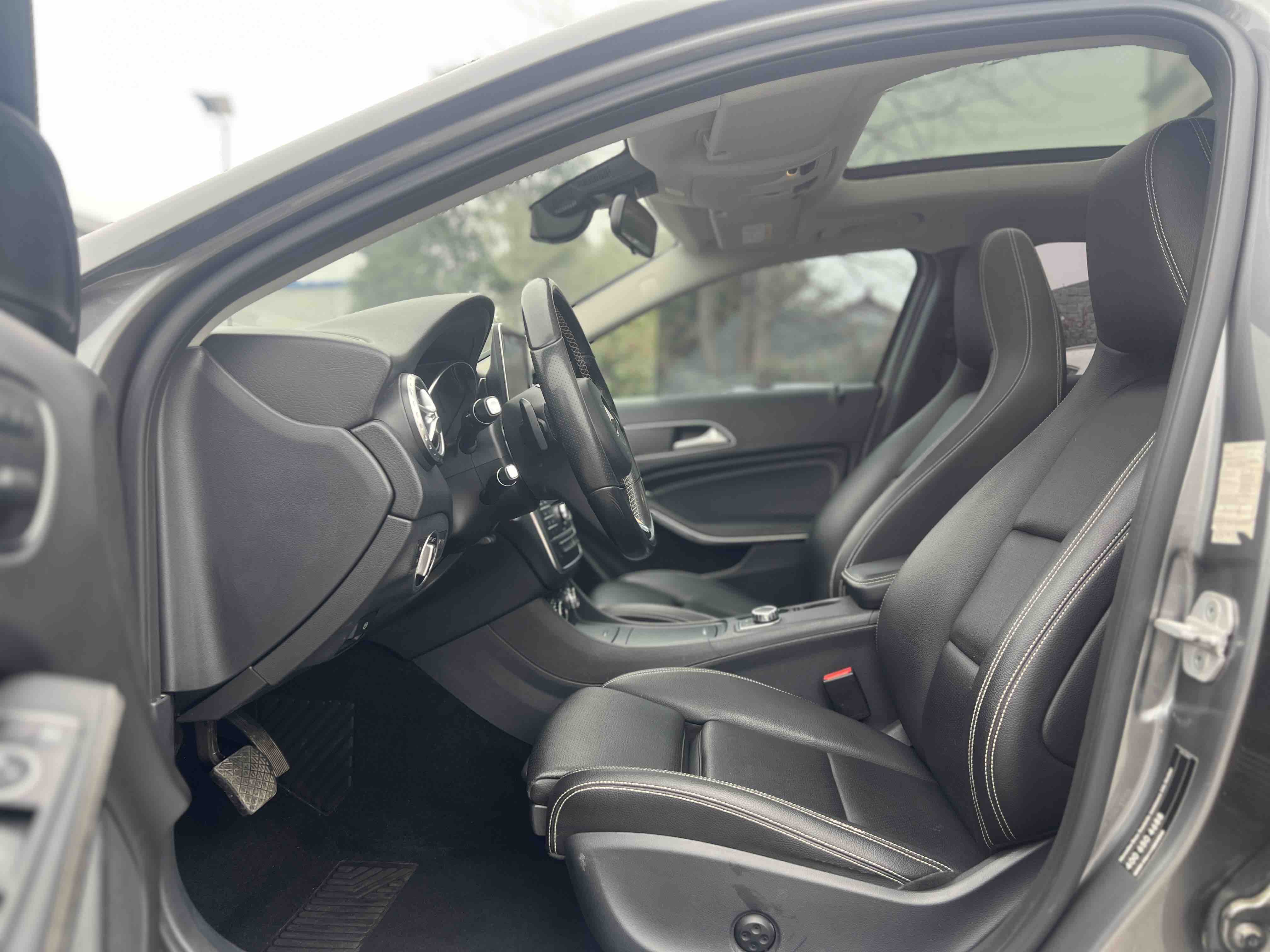 Mercedes-Benz GLA Class 2017 immagine di auto #4