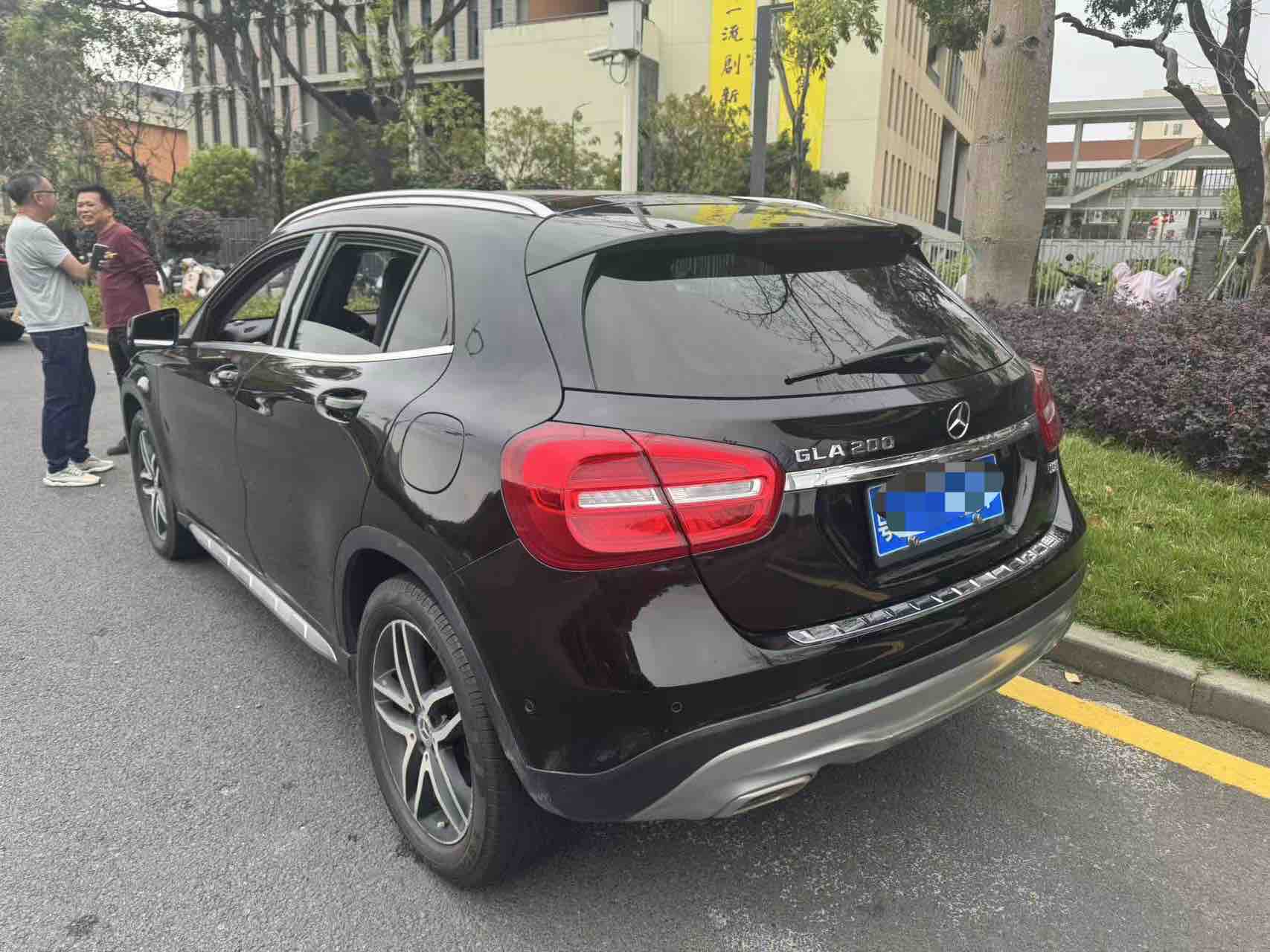 Mercedes-Benz GLA Class 2017 car image #4