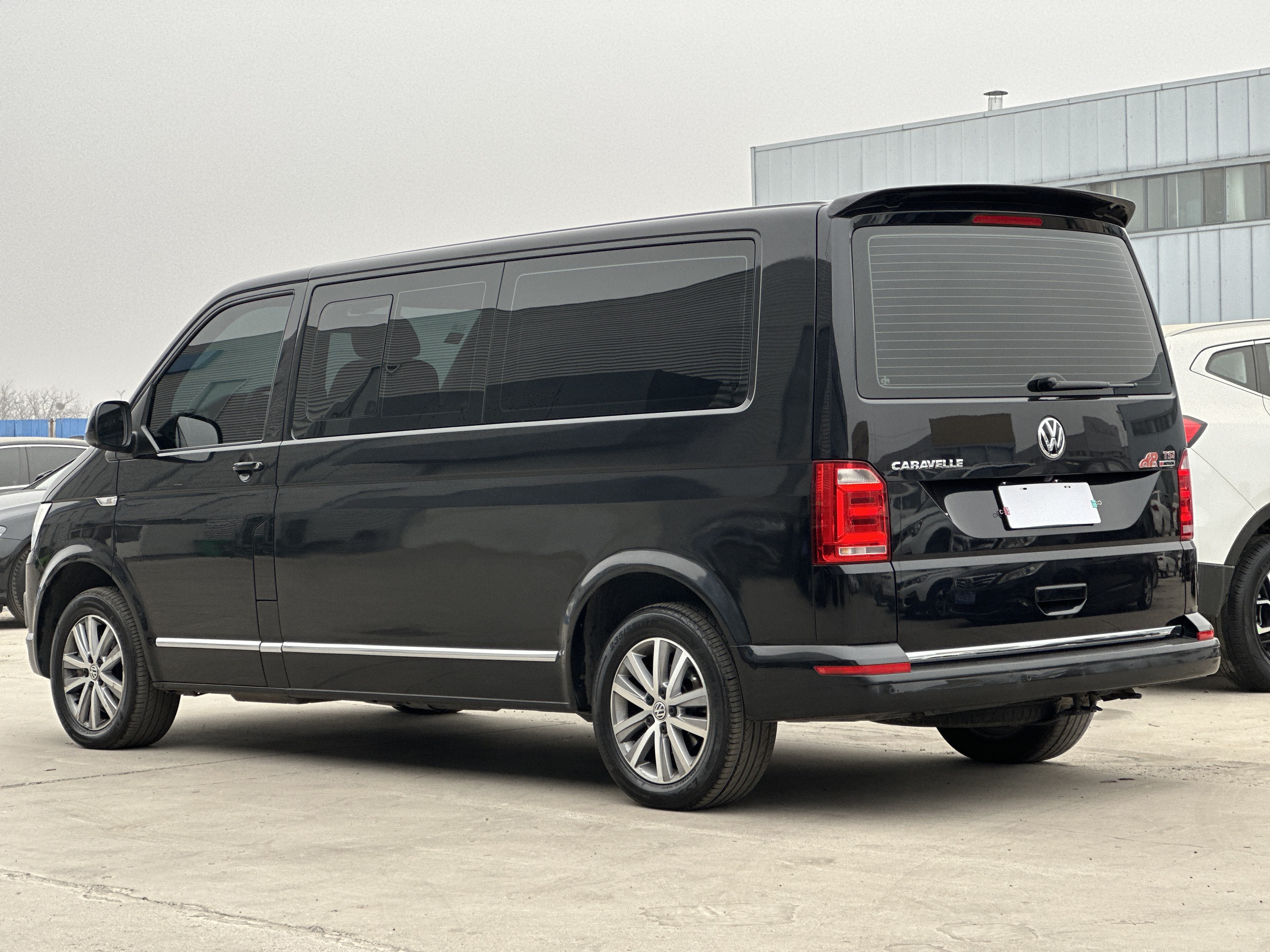 Volkswagen Caravelle 2019 car image #4