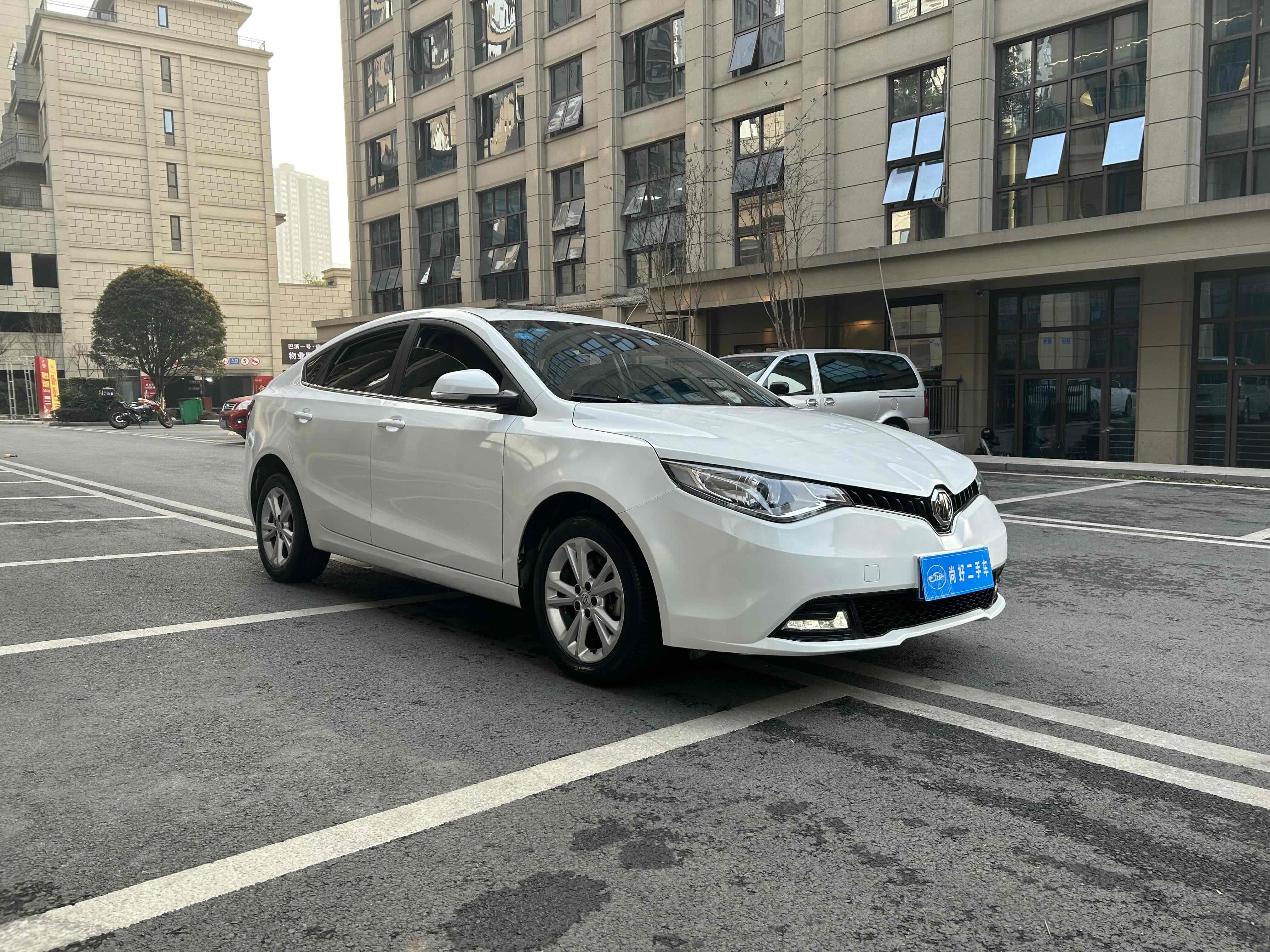 MG GT 2018 car image #4