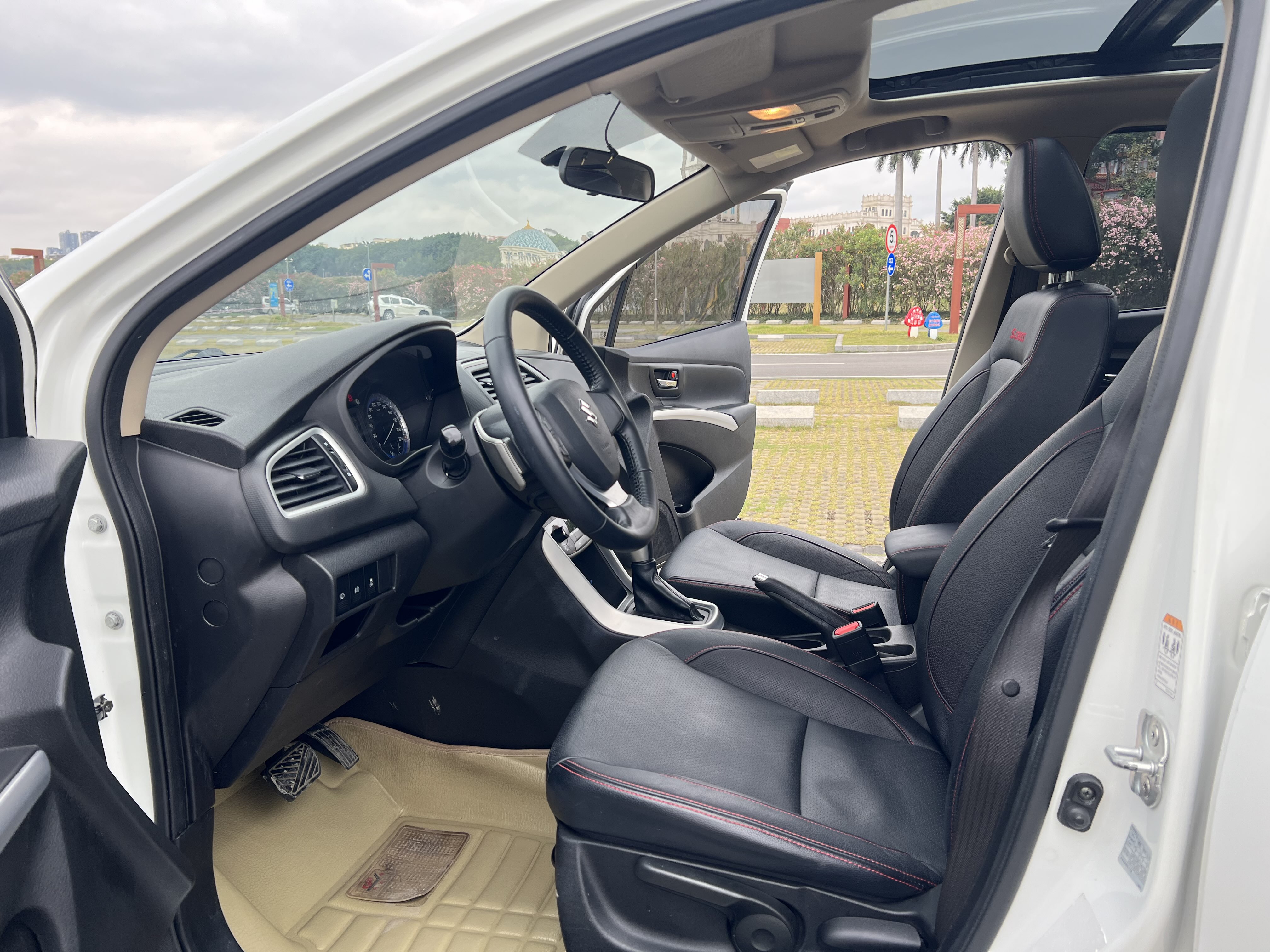 Suzuki S-Cross 2014 immagine di auto #4