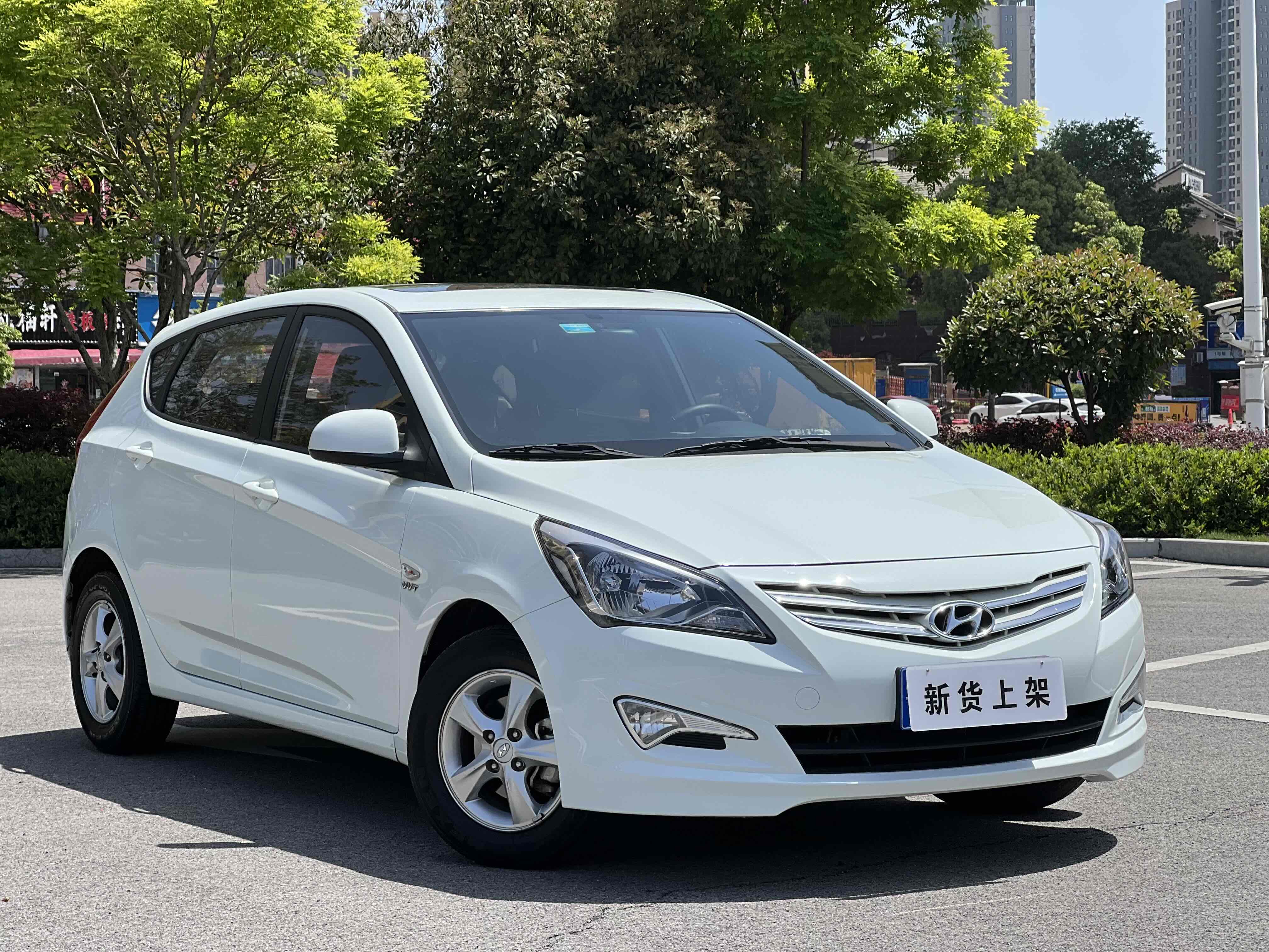 Hyundai Reina Hatchback 2015 #4 Hyundai Reina Hatchback 2015 immagine di auto #4