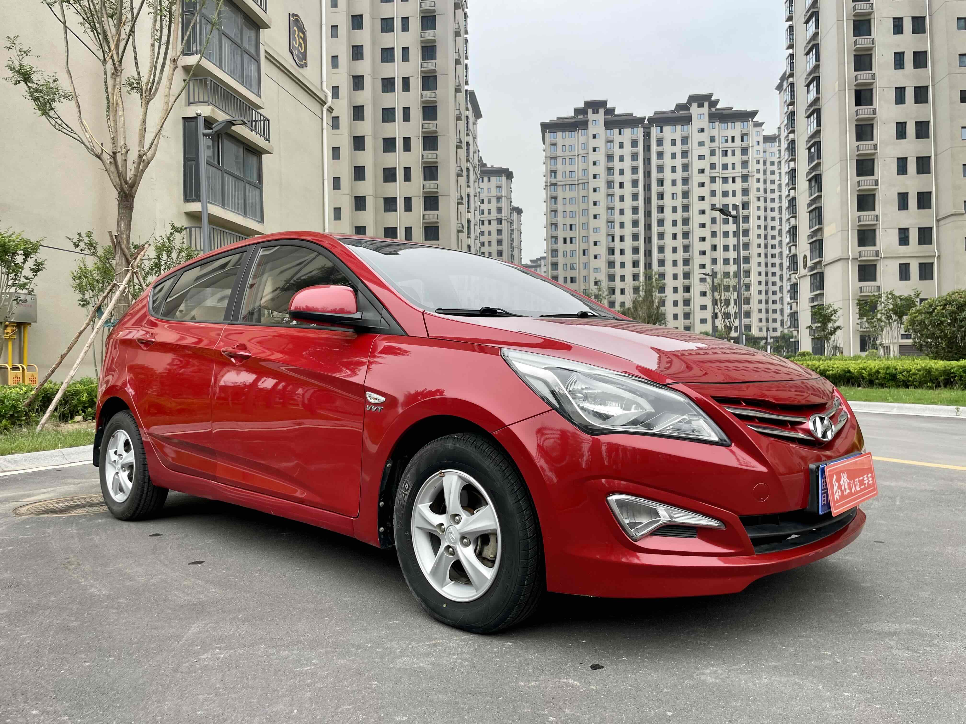 Hyundai Reina Hatchback 2014 #4 Hyundai Reina Hatchback 2014 car image #4