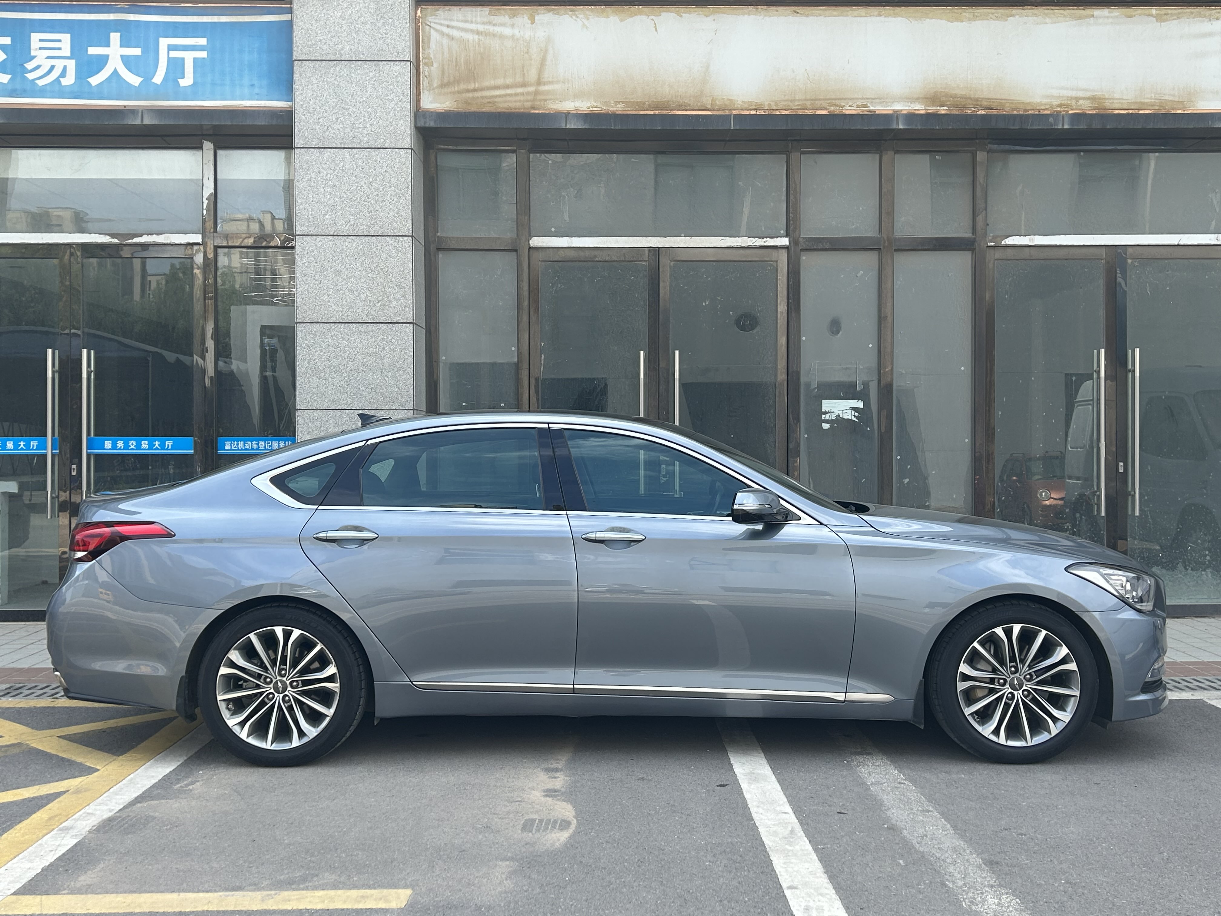 Hyundai Genesis 2015 #4 Hyundai Genesis 2015 car image #4