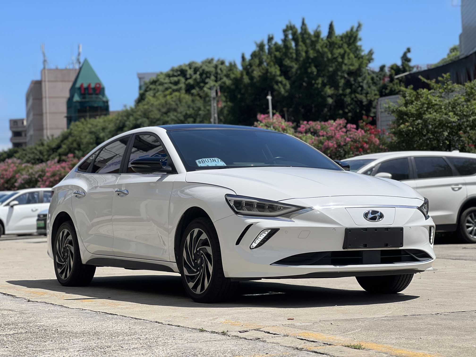 Hyundai Lafesta EV 2021 car image #4