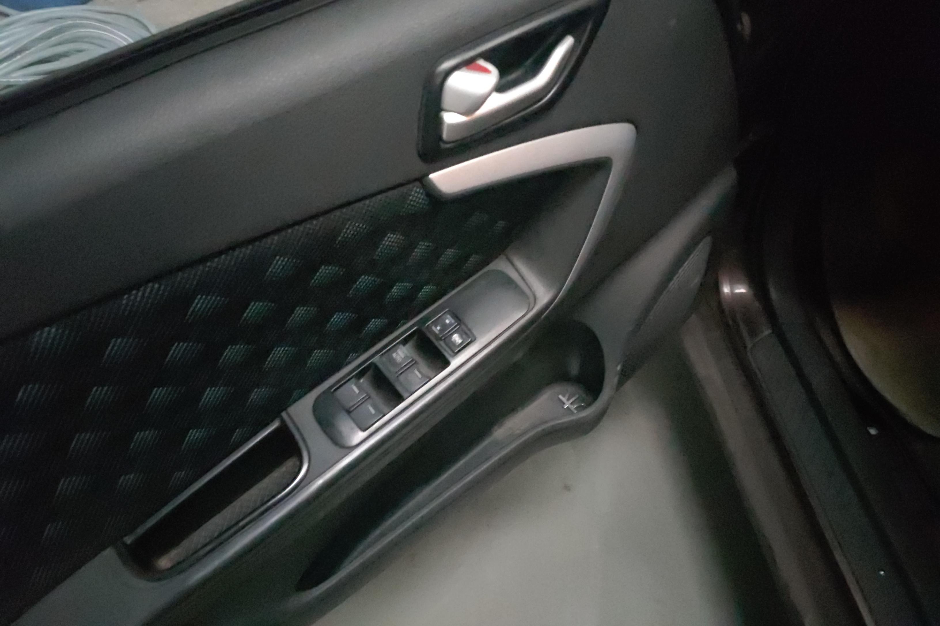 Suzuki Liana A6 2015 immagine di auto #4