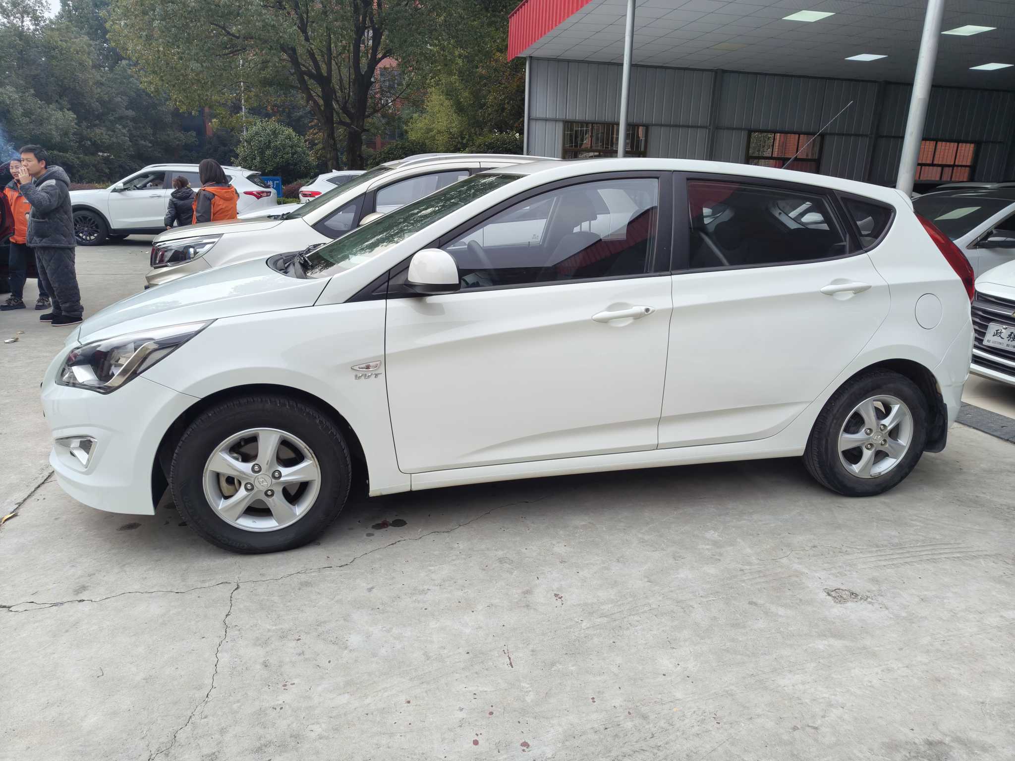 Hyundai Reina Hatchback 2016 #4 Hyundai Reina Hatchback 2016 car image #4