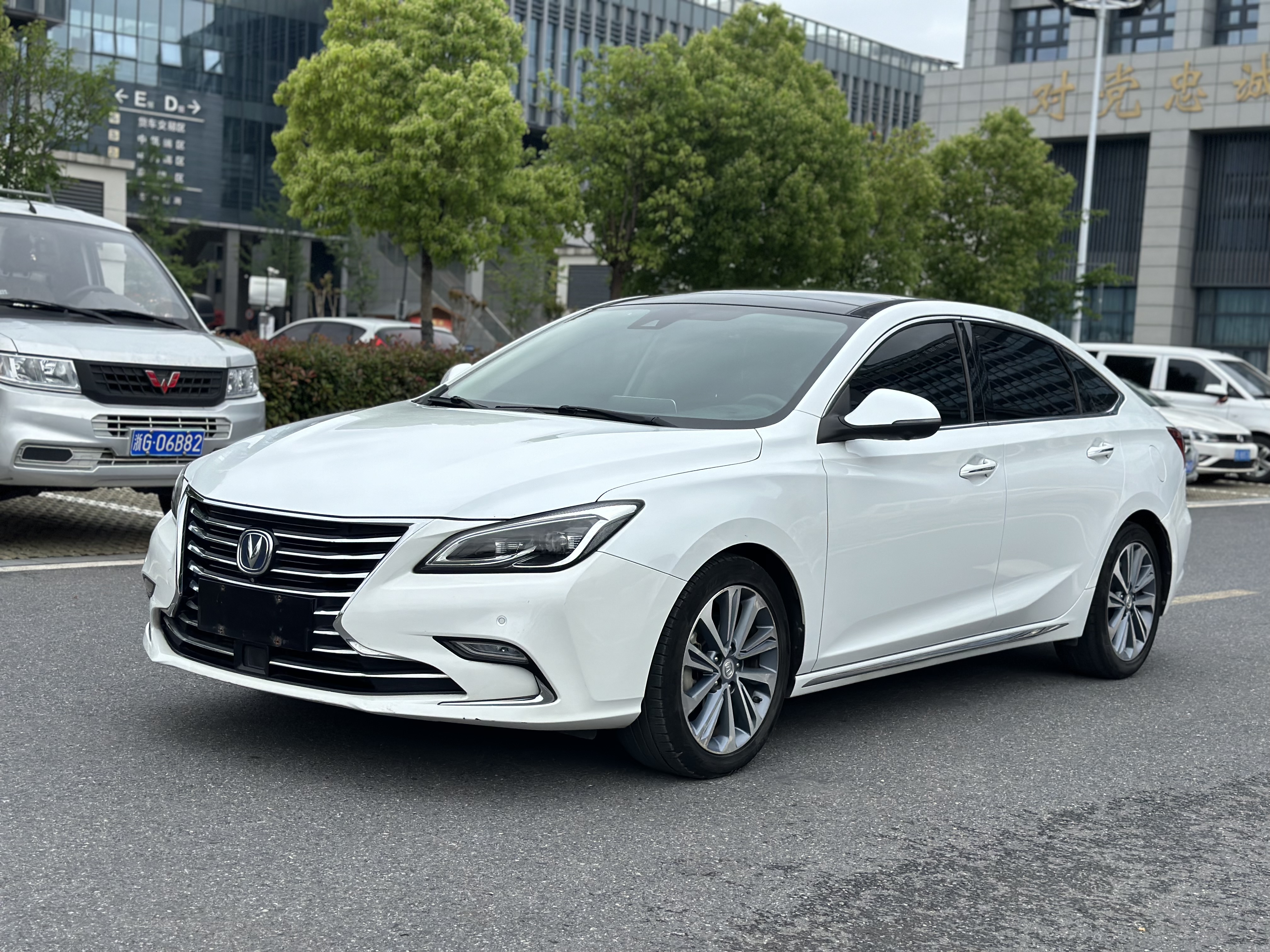 Changan Raeton 2018 #4 Changan Raeton 2018 car image #4