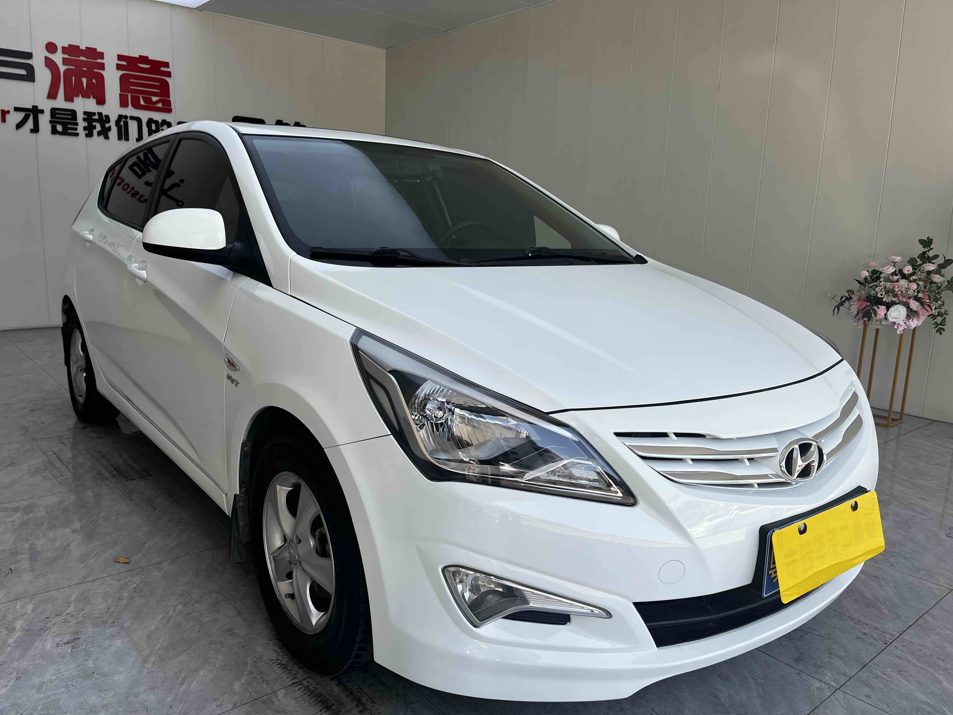 Hyundai Reina Hatchback 2014 #4 Hyundai Reina Hatchback 2014 immagine di auto #4