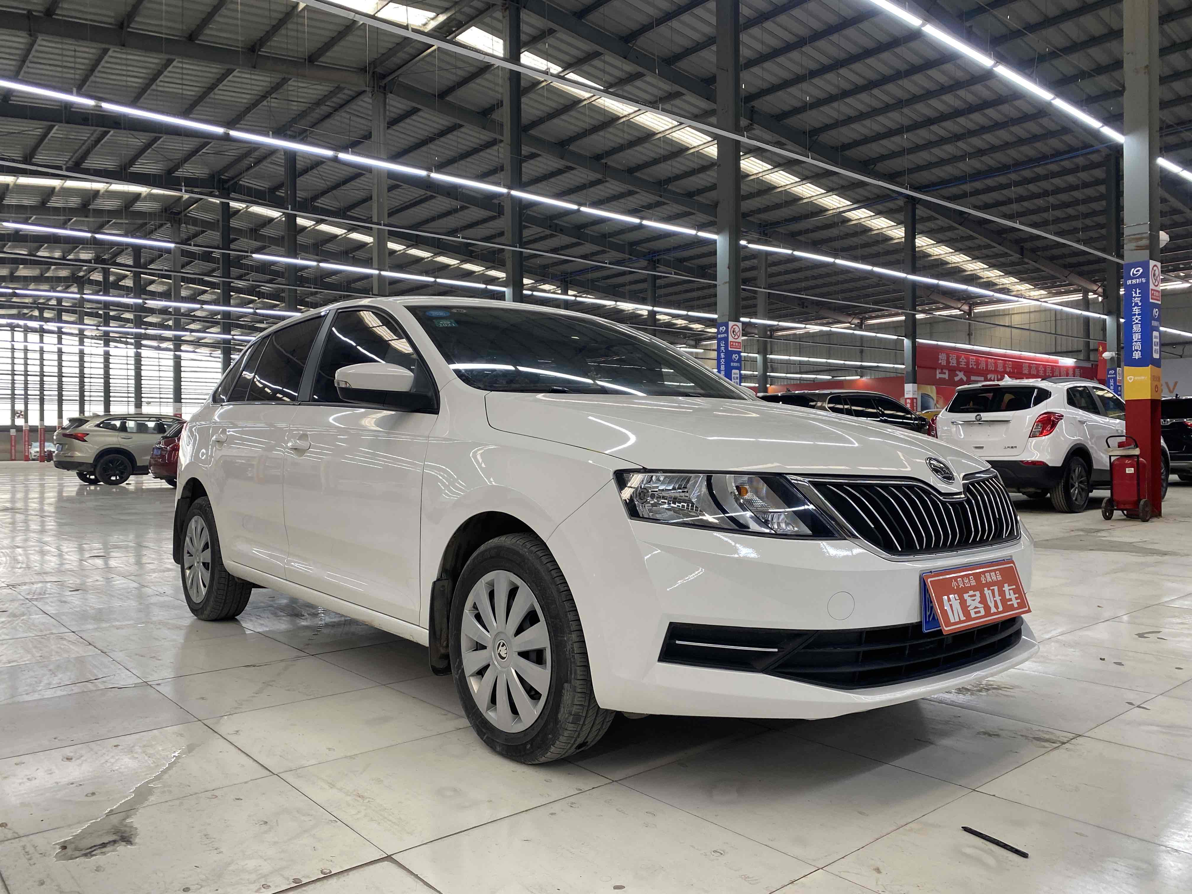 Skoda Rapid Spaceback 2019 car image #4